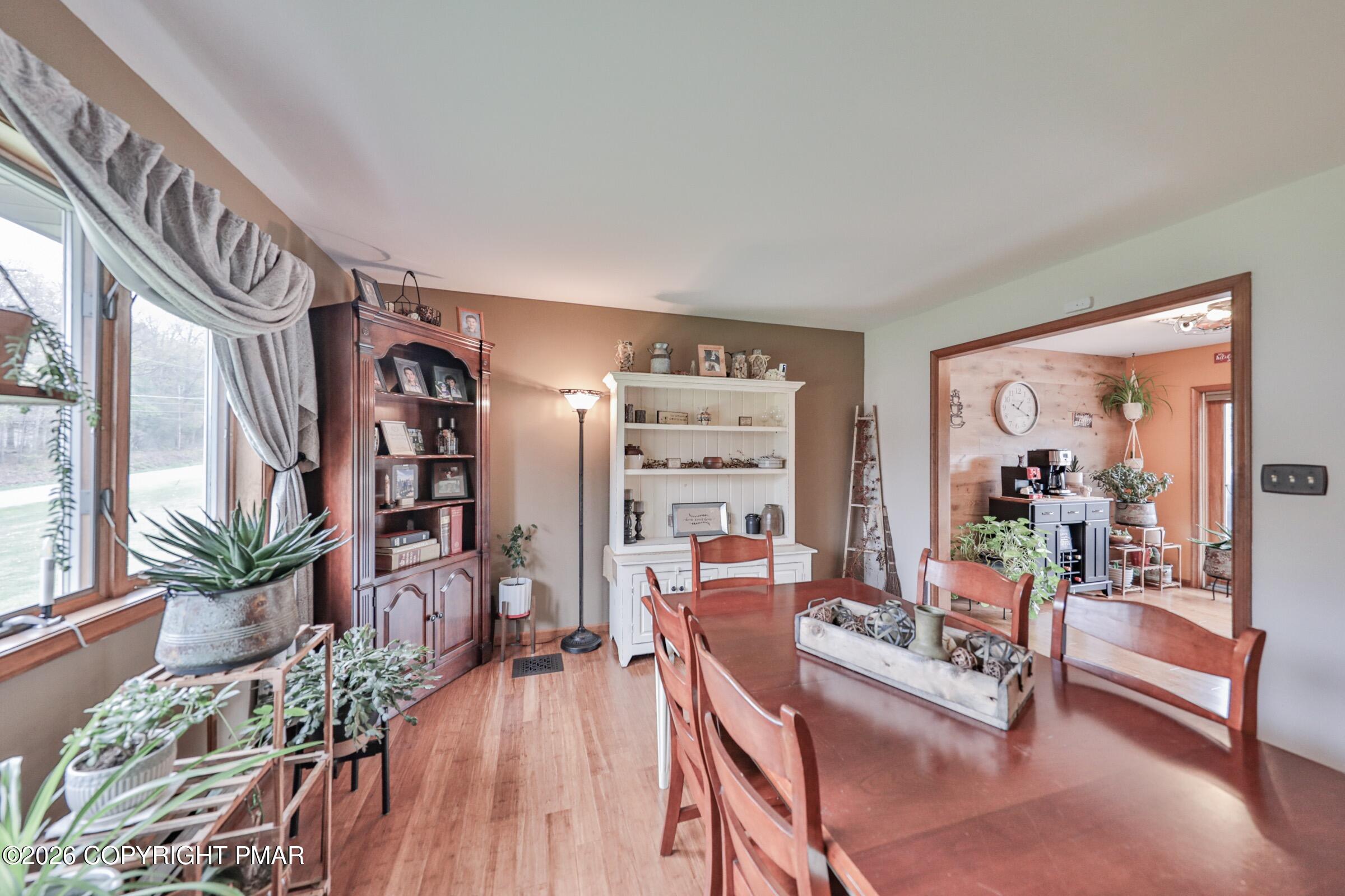 1040 Stagecoach Road W
