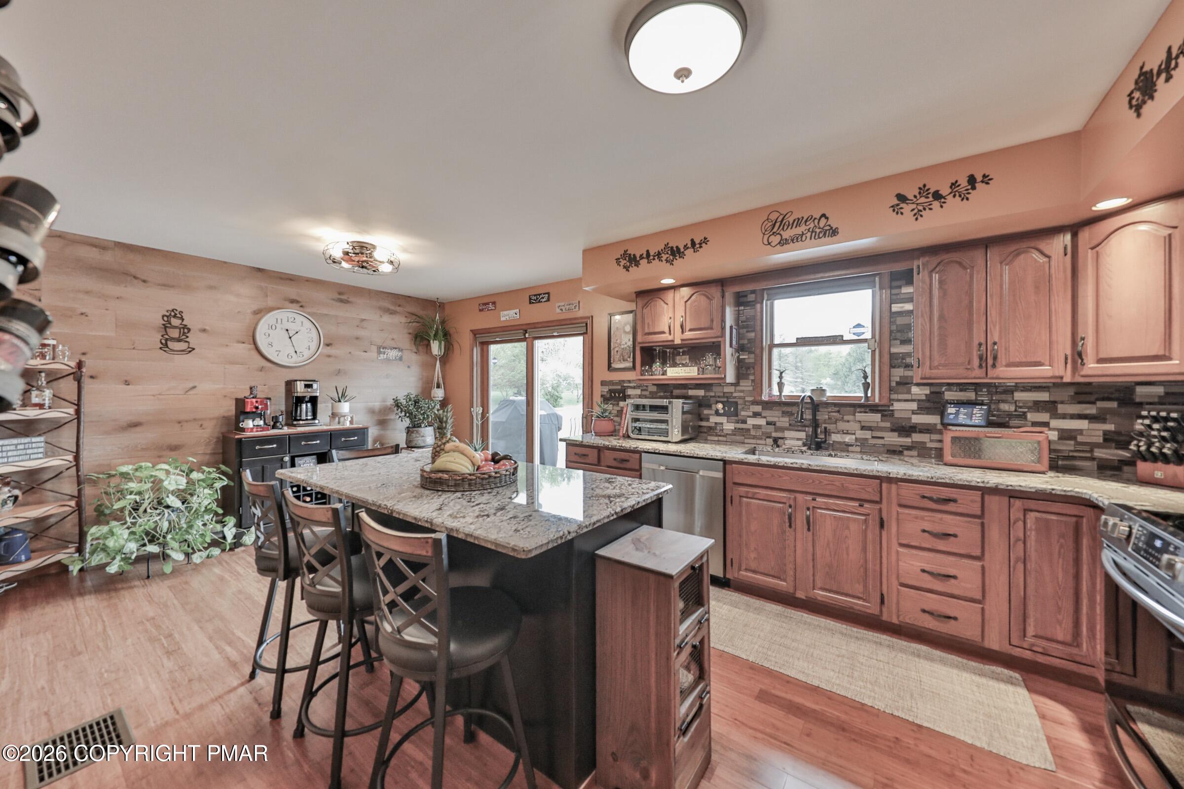 1040 Stagecoach Road W