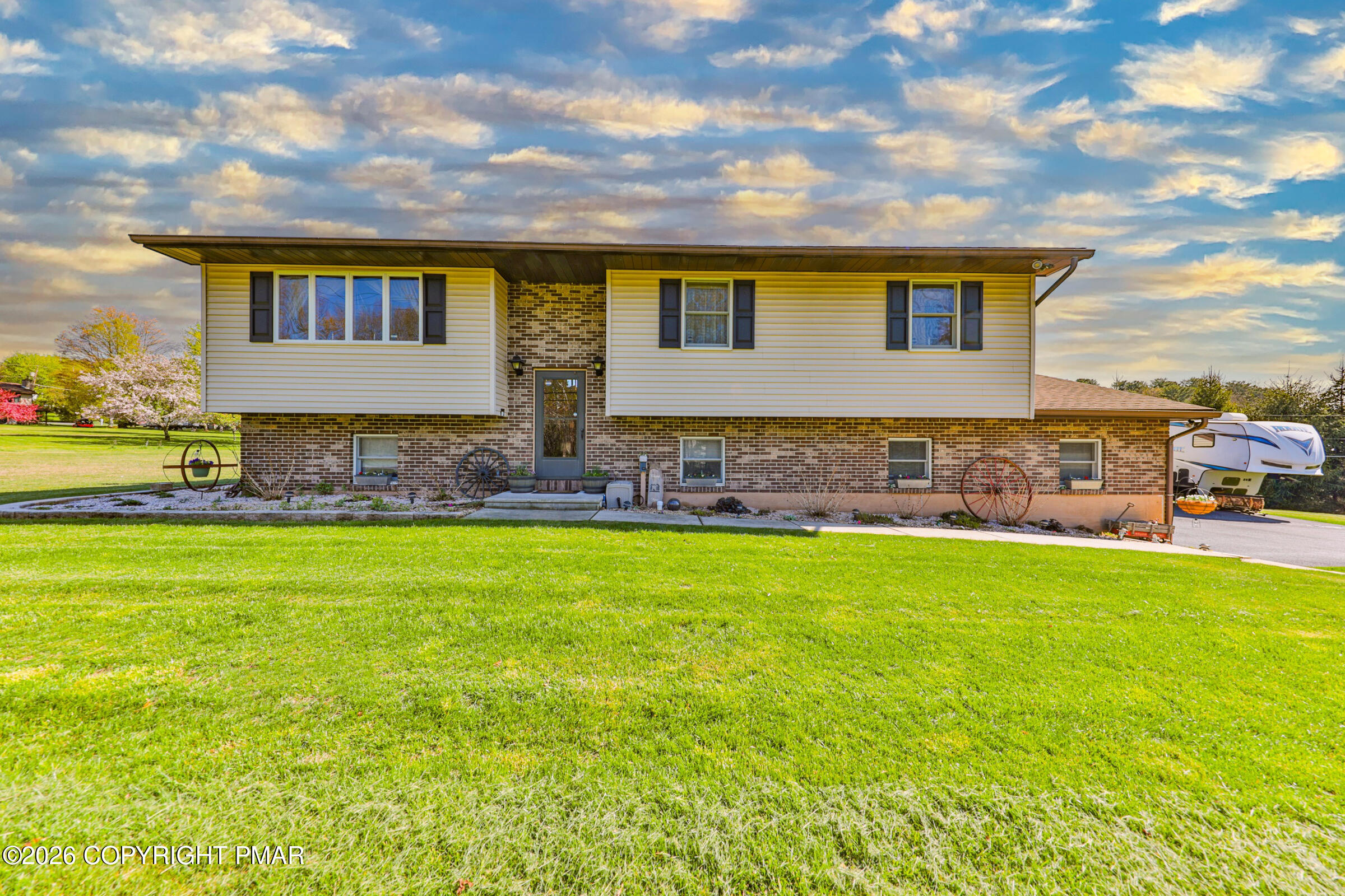 1040 Stagecoach Road W