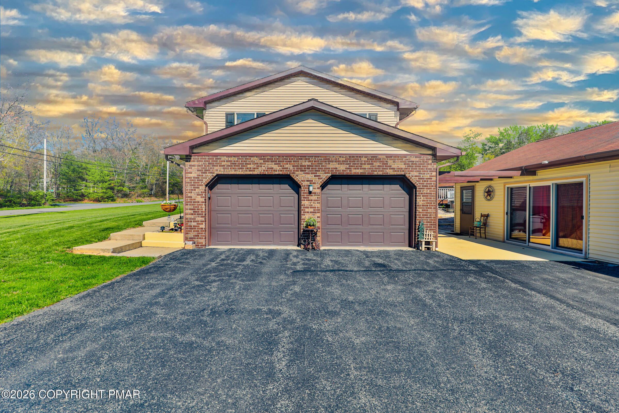 1040 Stagecoach Road W
