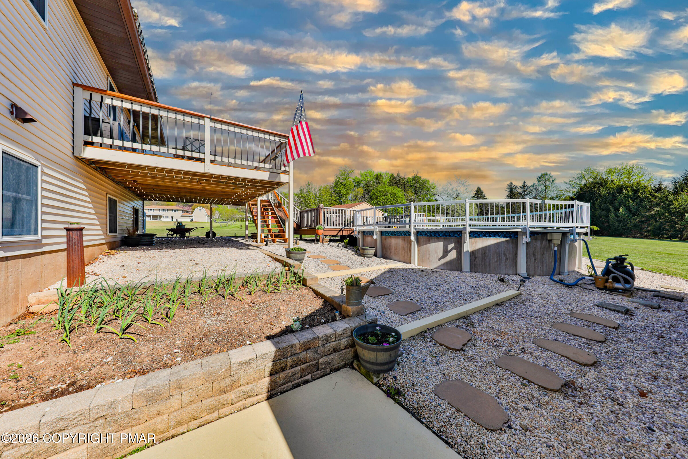 1040 Stagecoach Road W