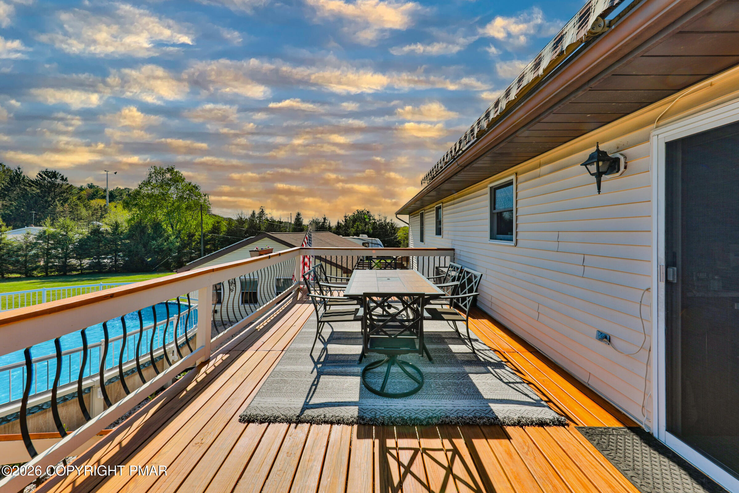 1040 Stagecoach Road W