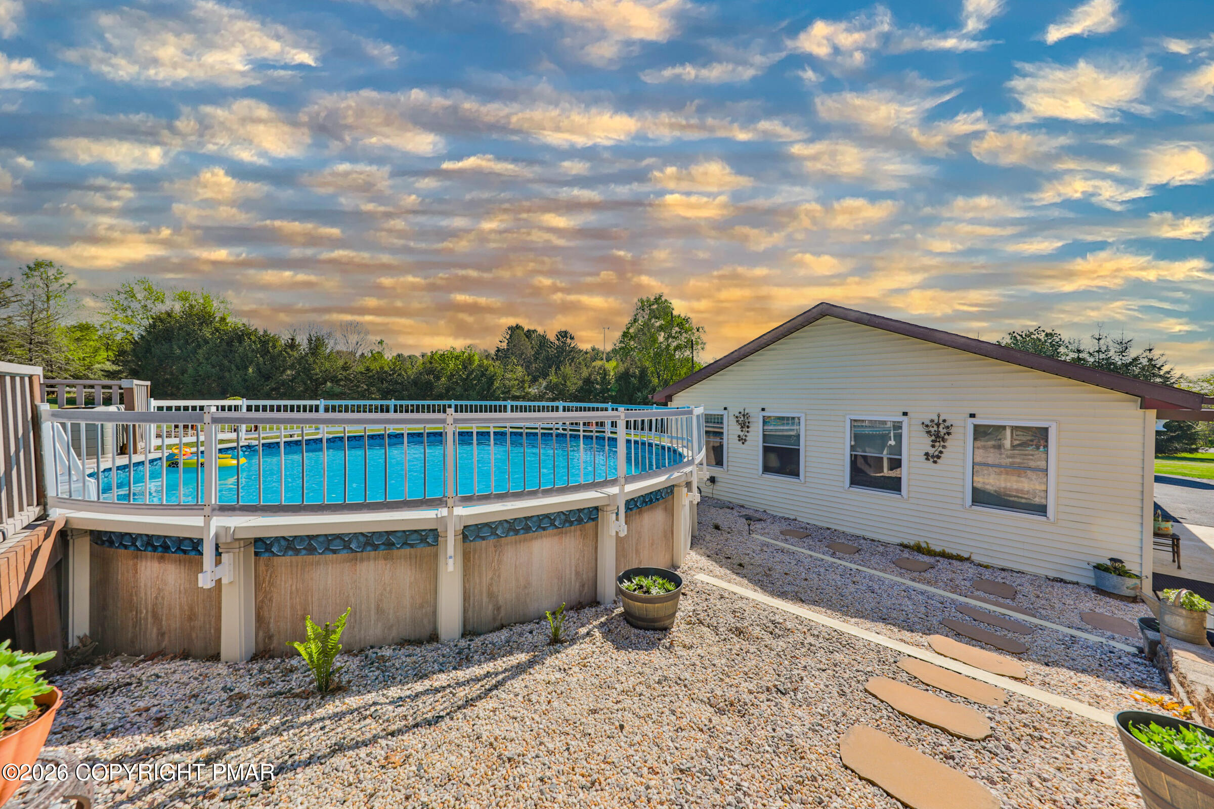 1040 Stagecoach Road W