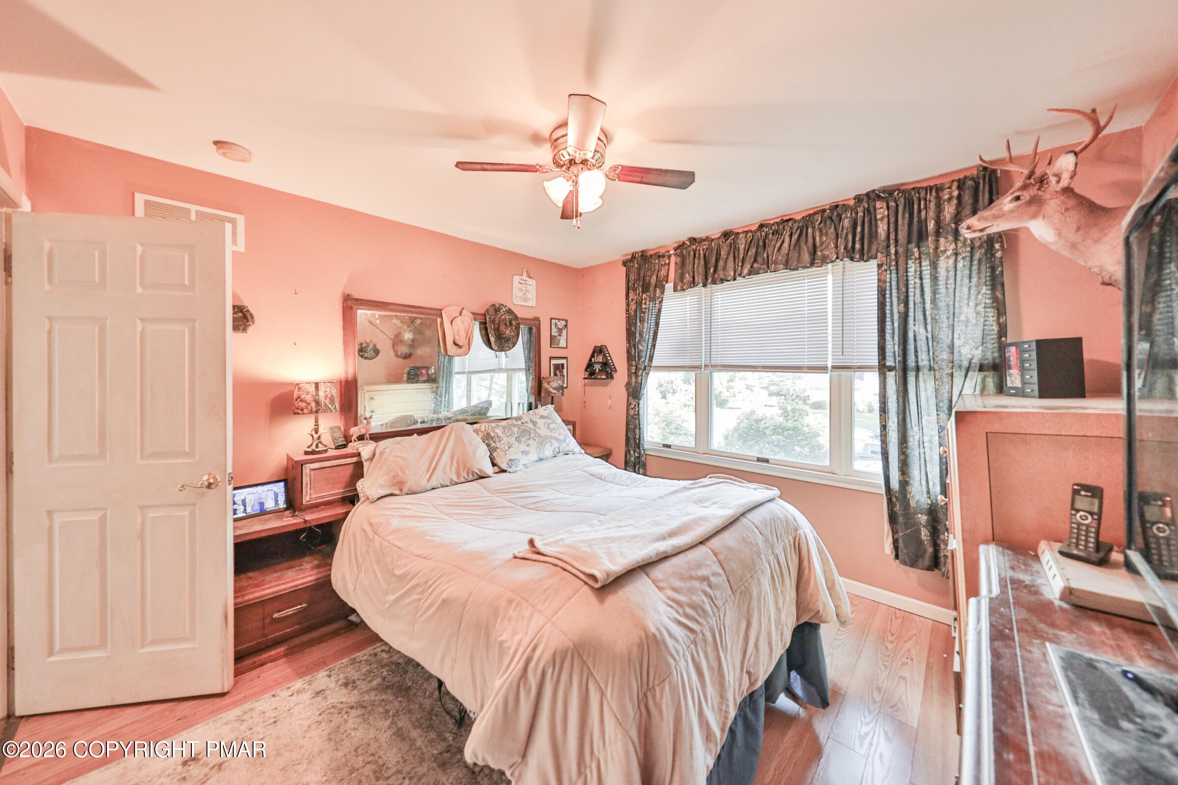 4132 Crest View Drive