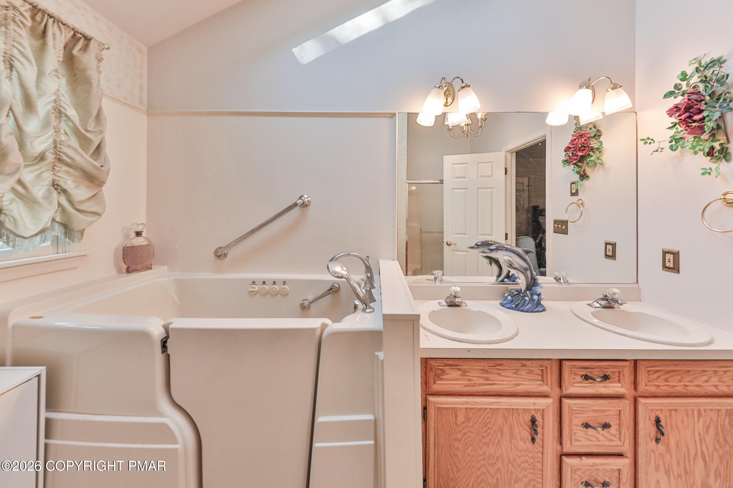 4132 Crest View Drive