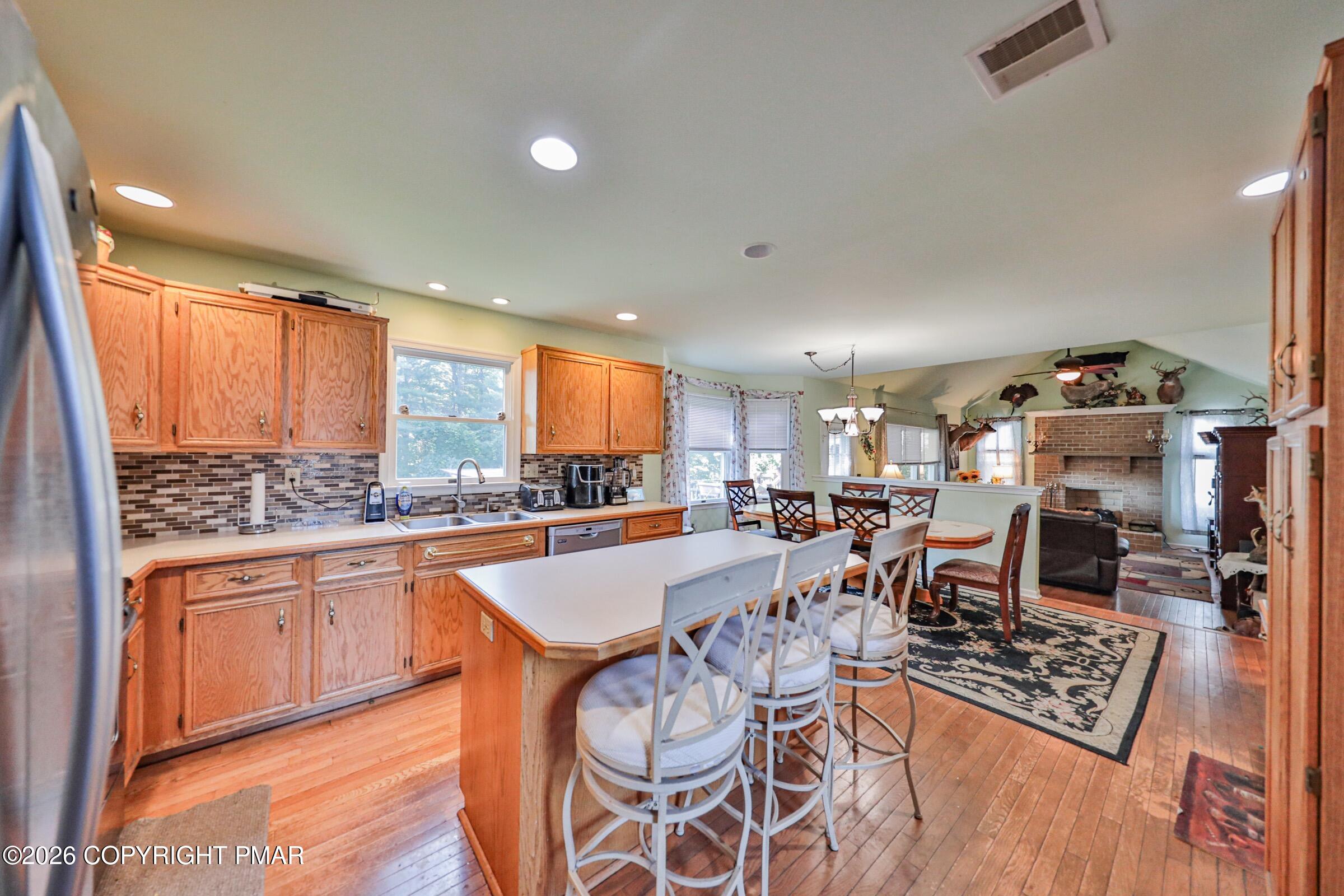 4132 Crest View Drive