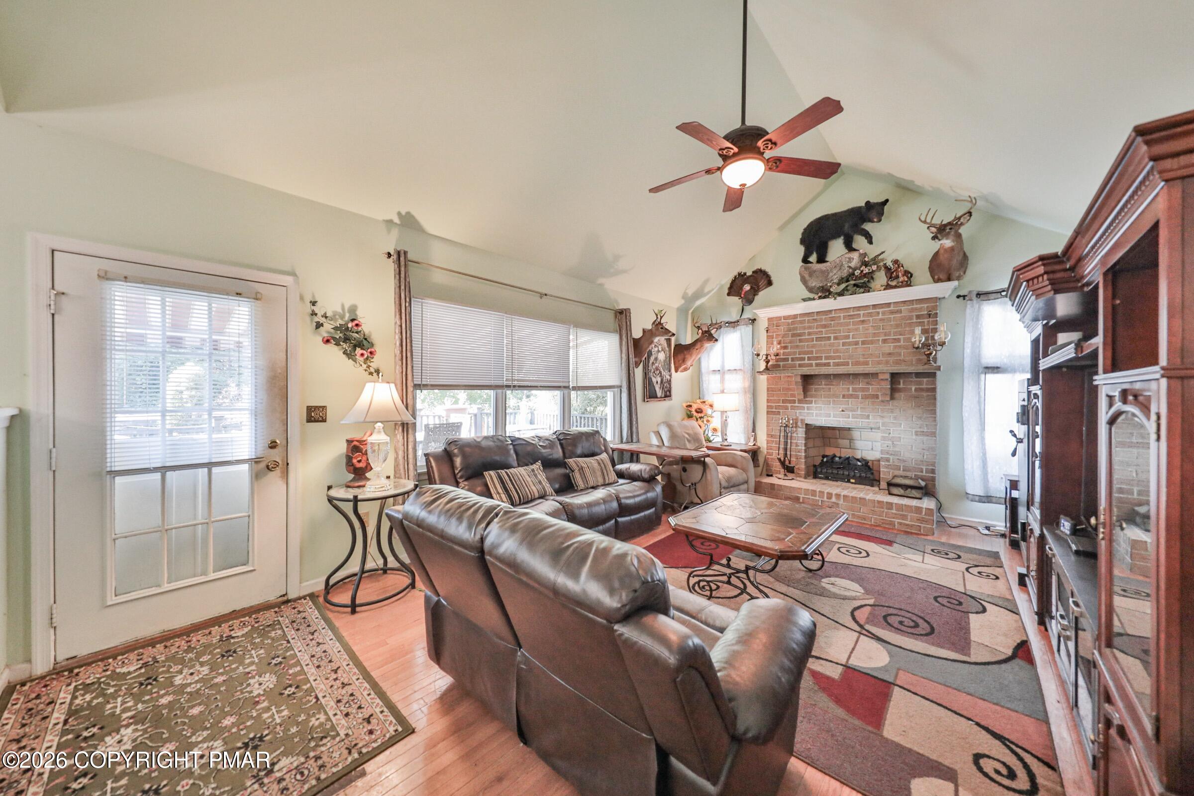 4132 Crest View Drive