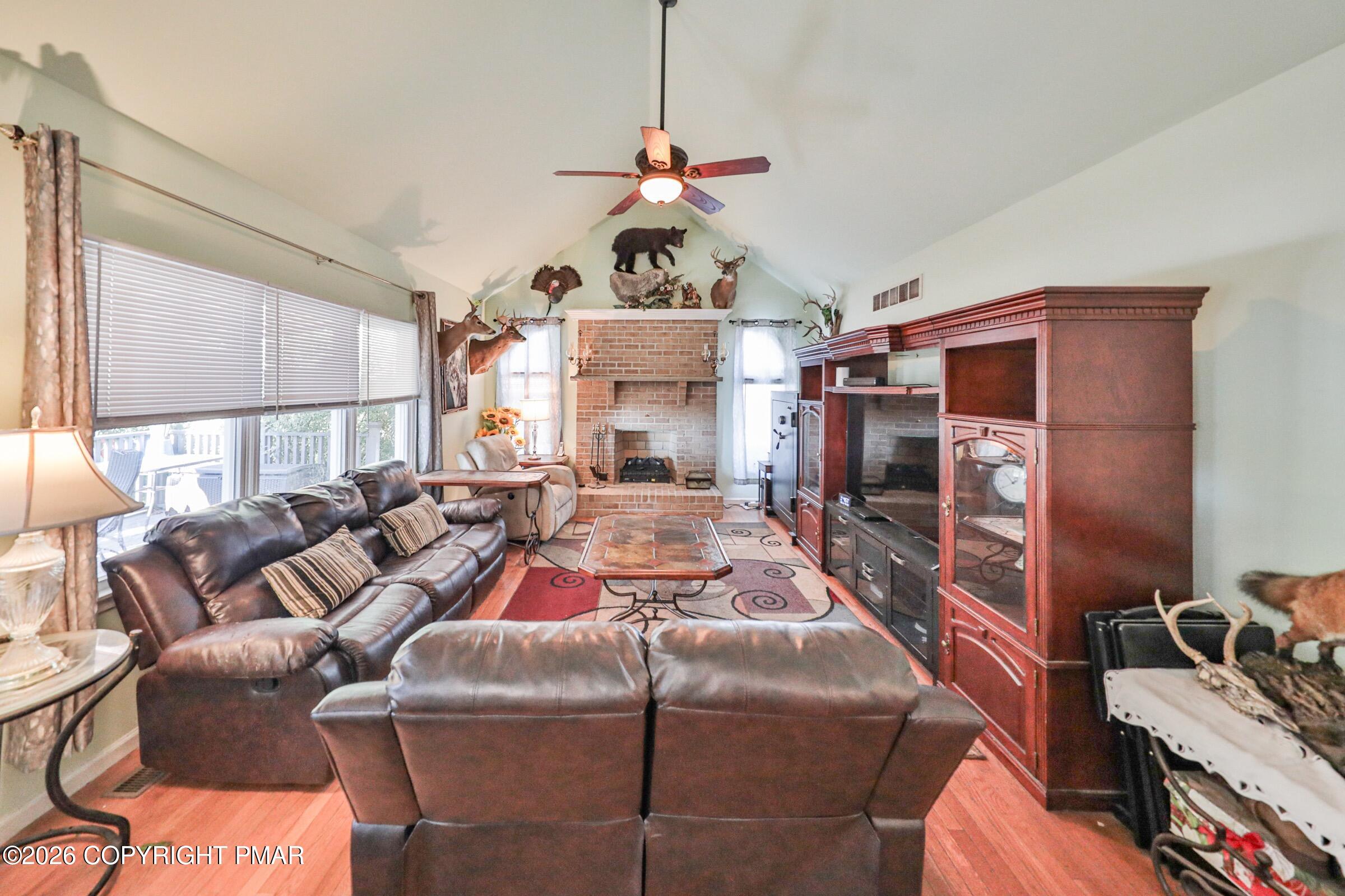 4132 Crest View Drive