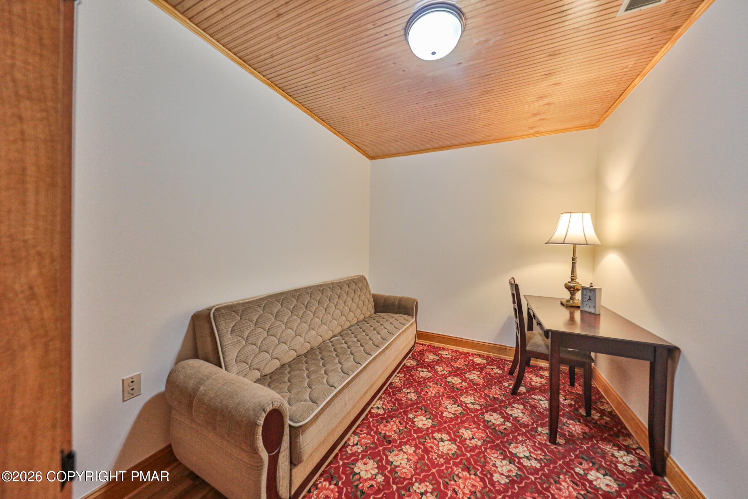 2153 Meadowlake Road