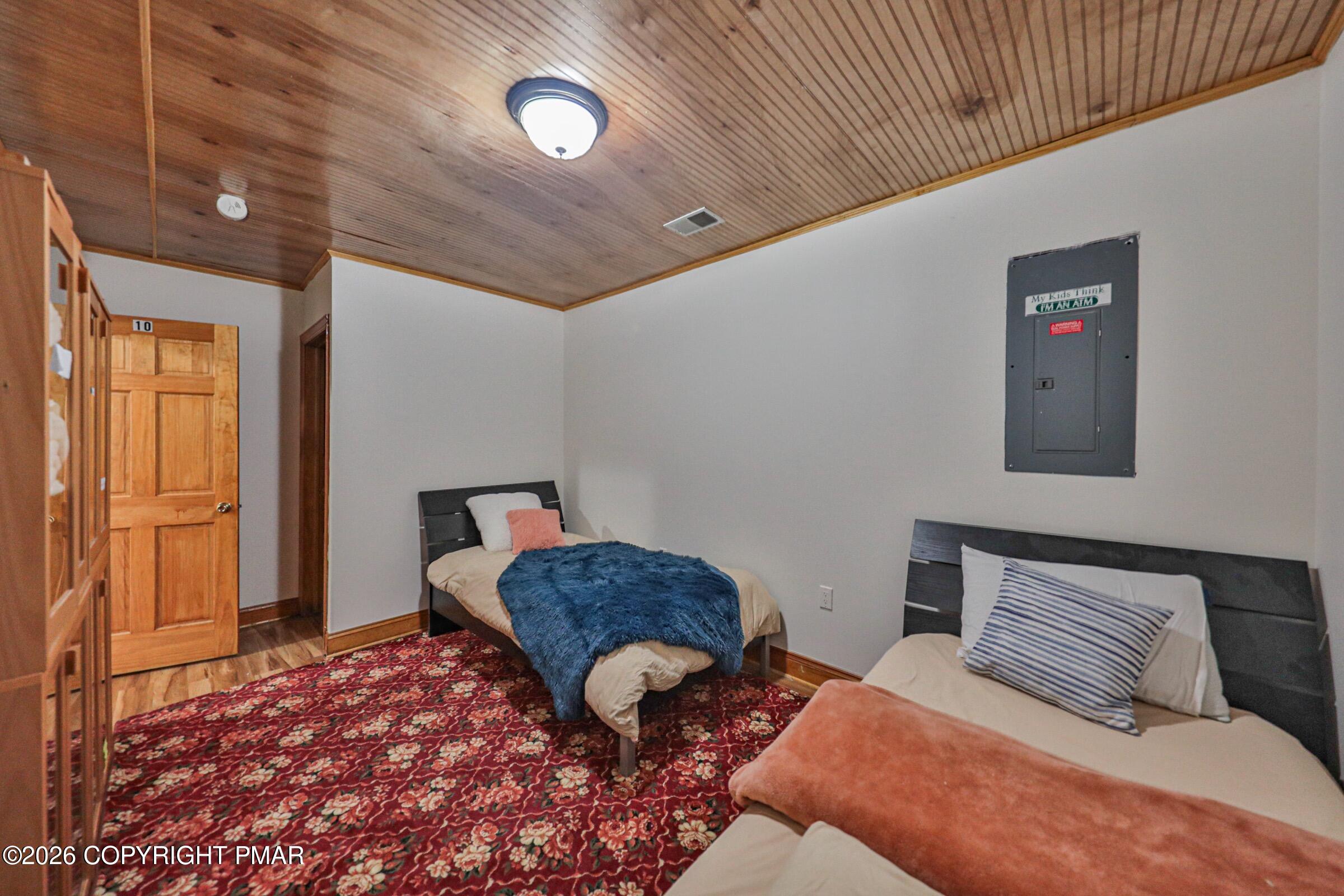 2153 Meadowlake Road