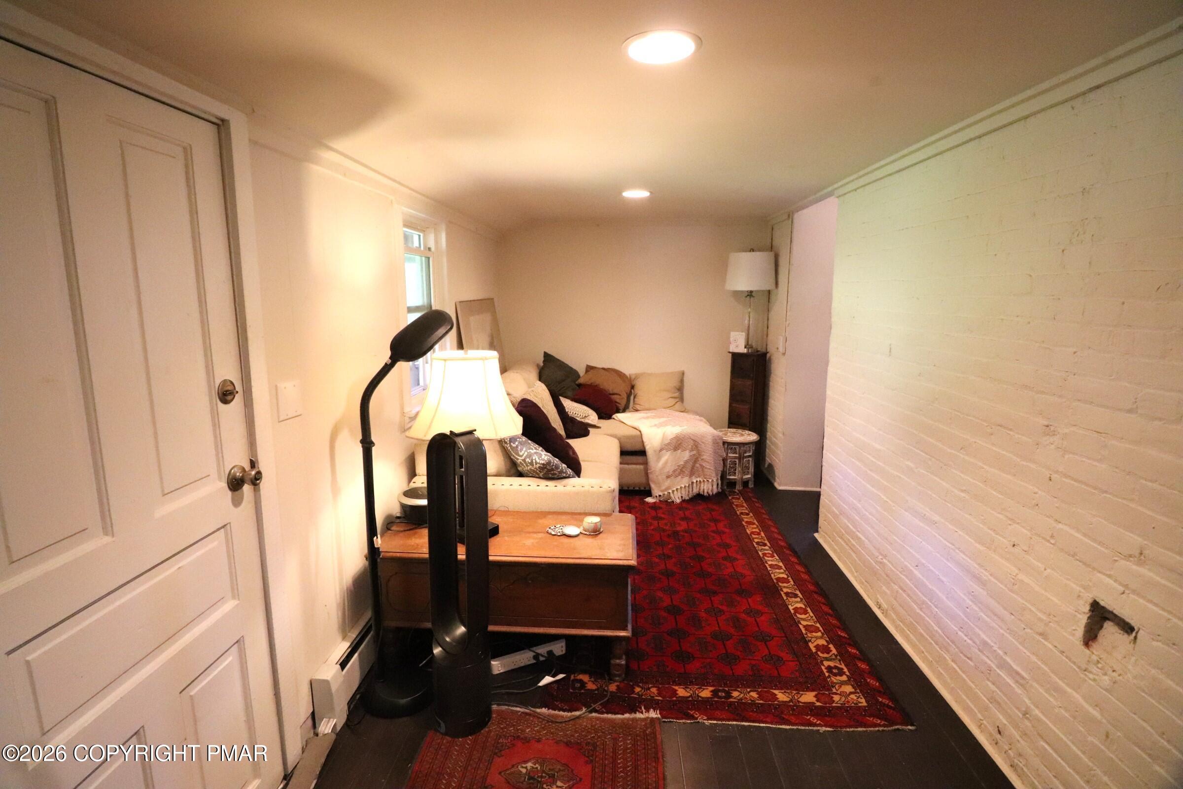 211 Lafayette Avenue