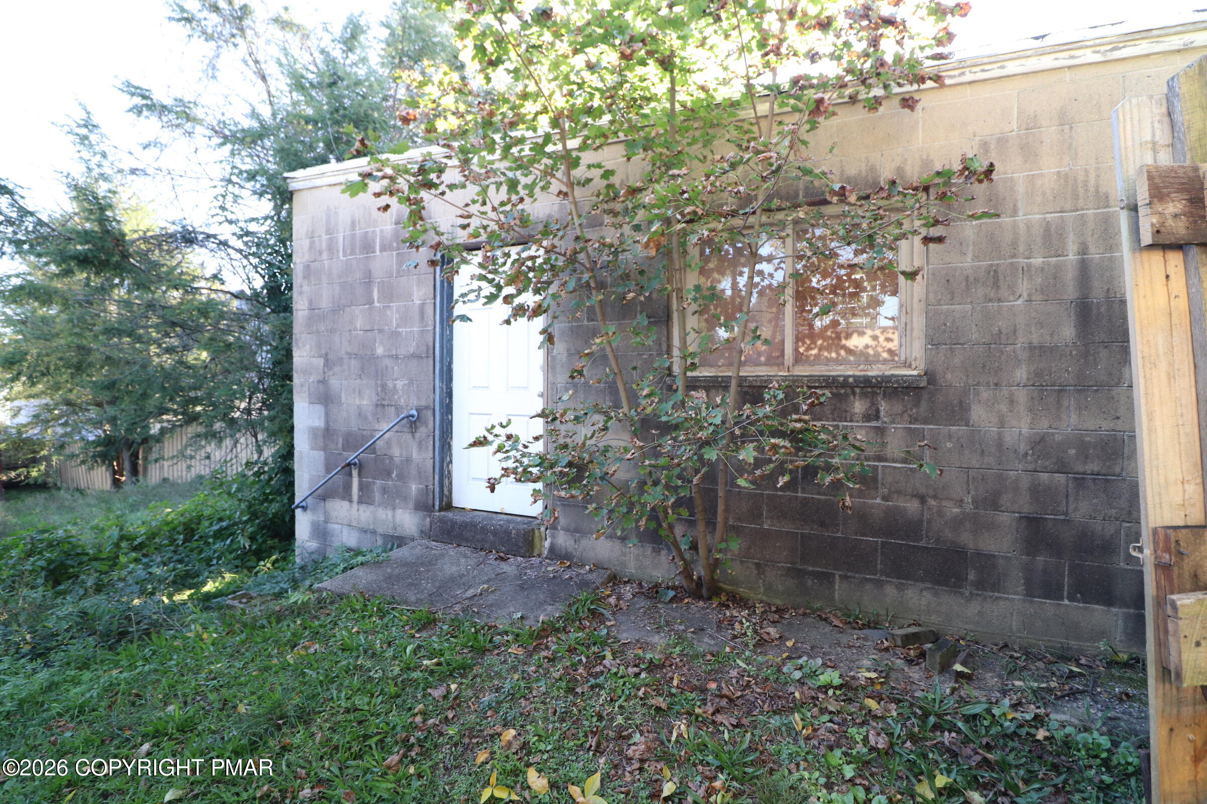 211 Lafayette Avenue