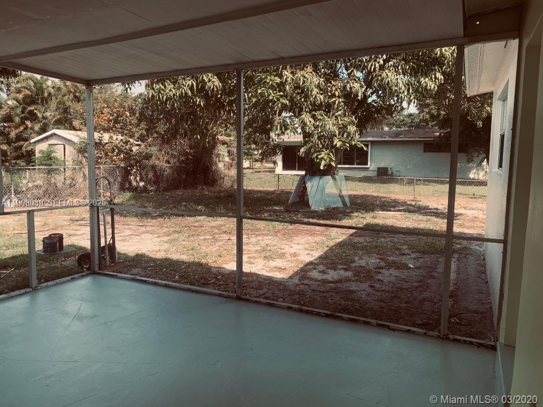 1172 NW 44th Terrace