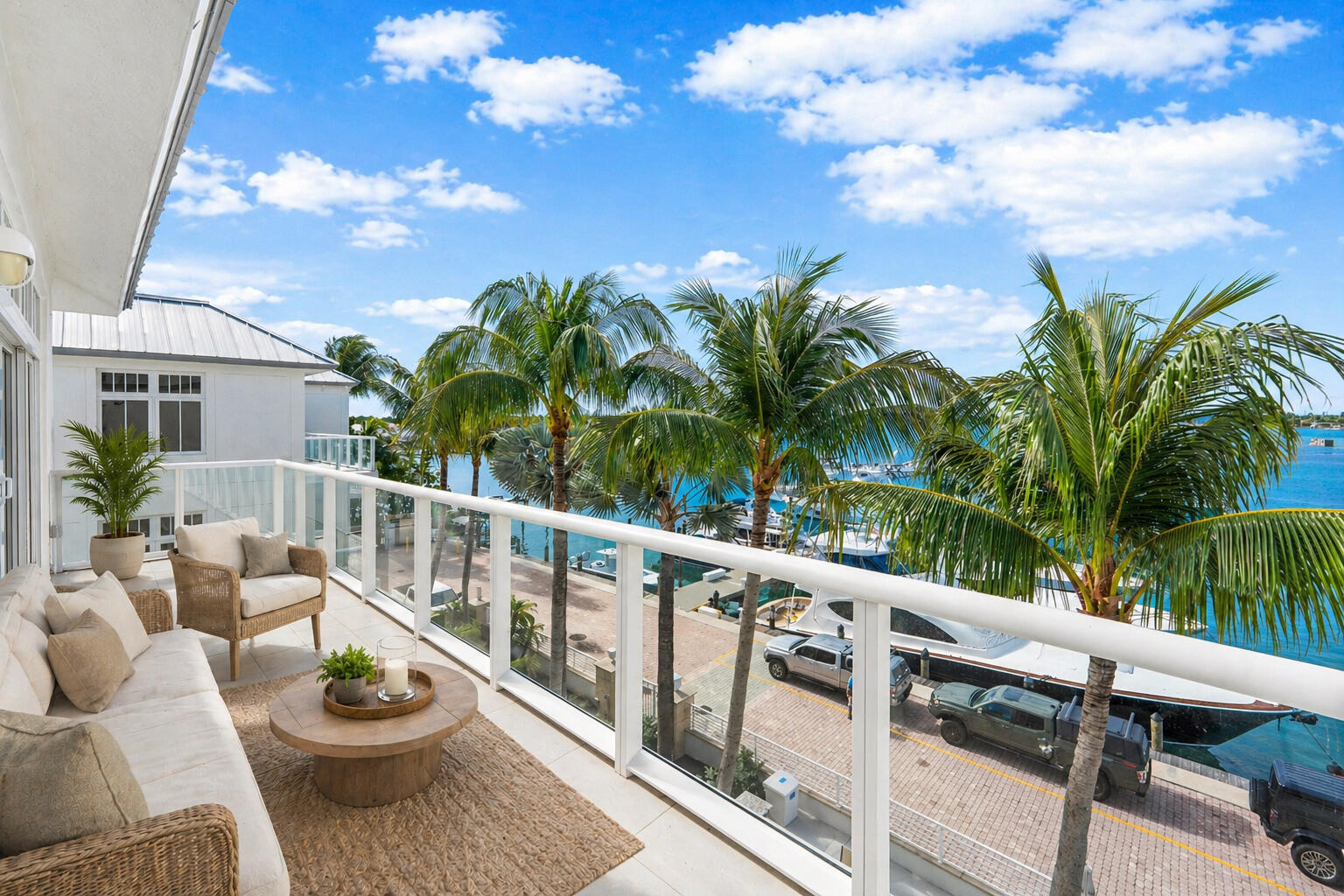 180 Lake Drive 2204