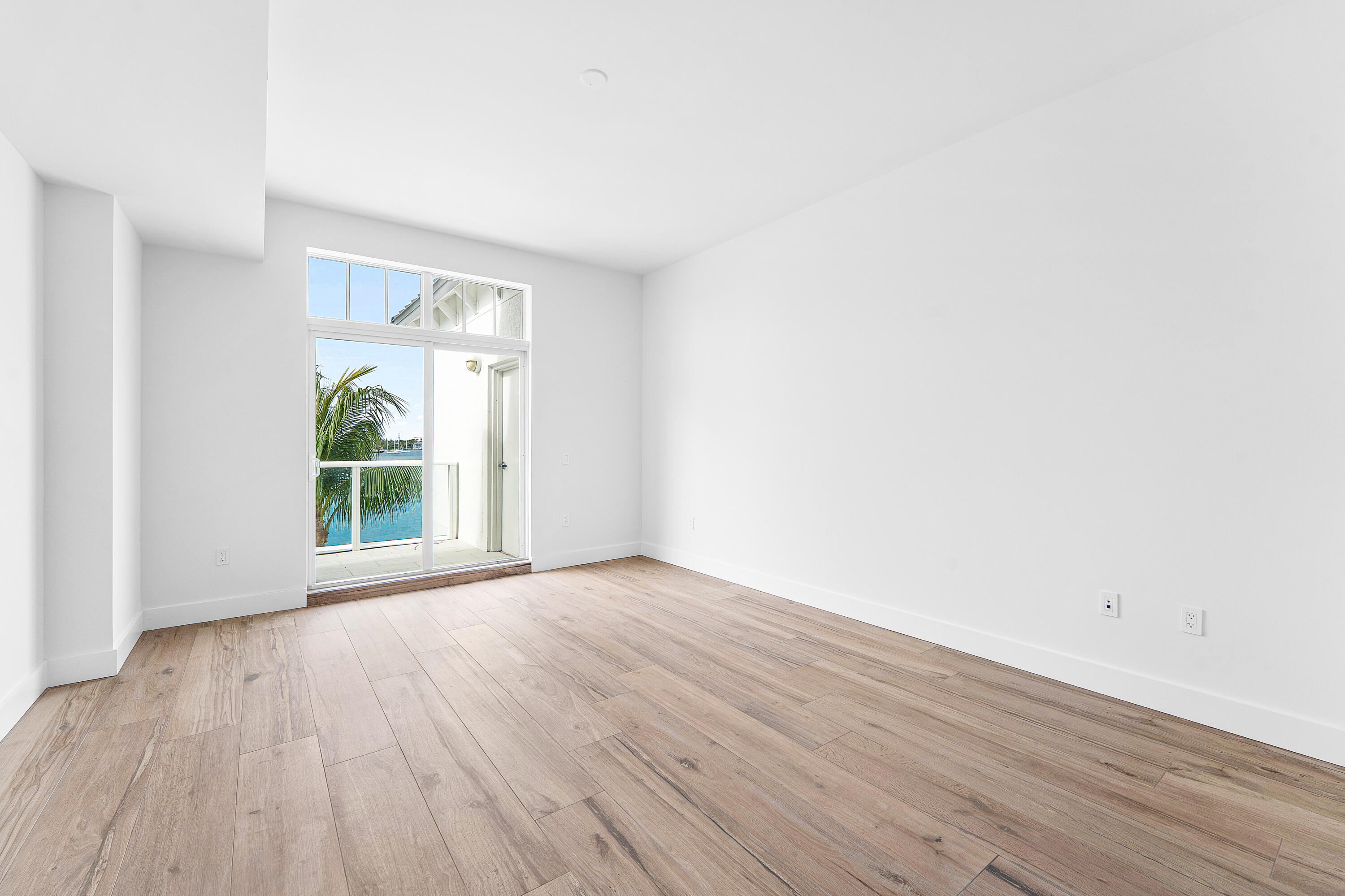 180 Lake Drive 2204