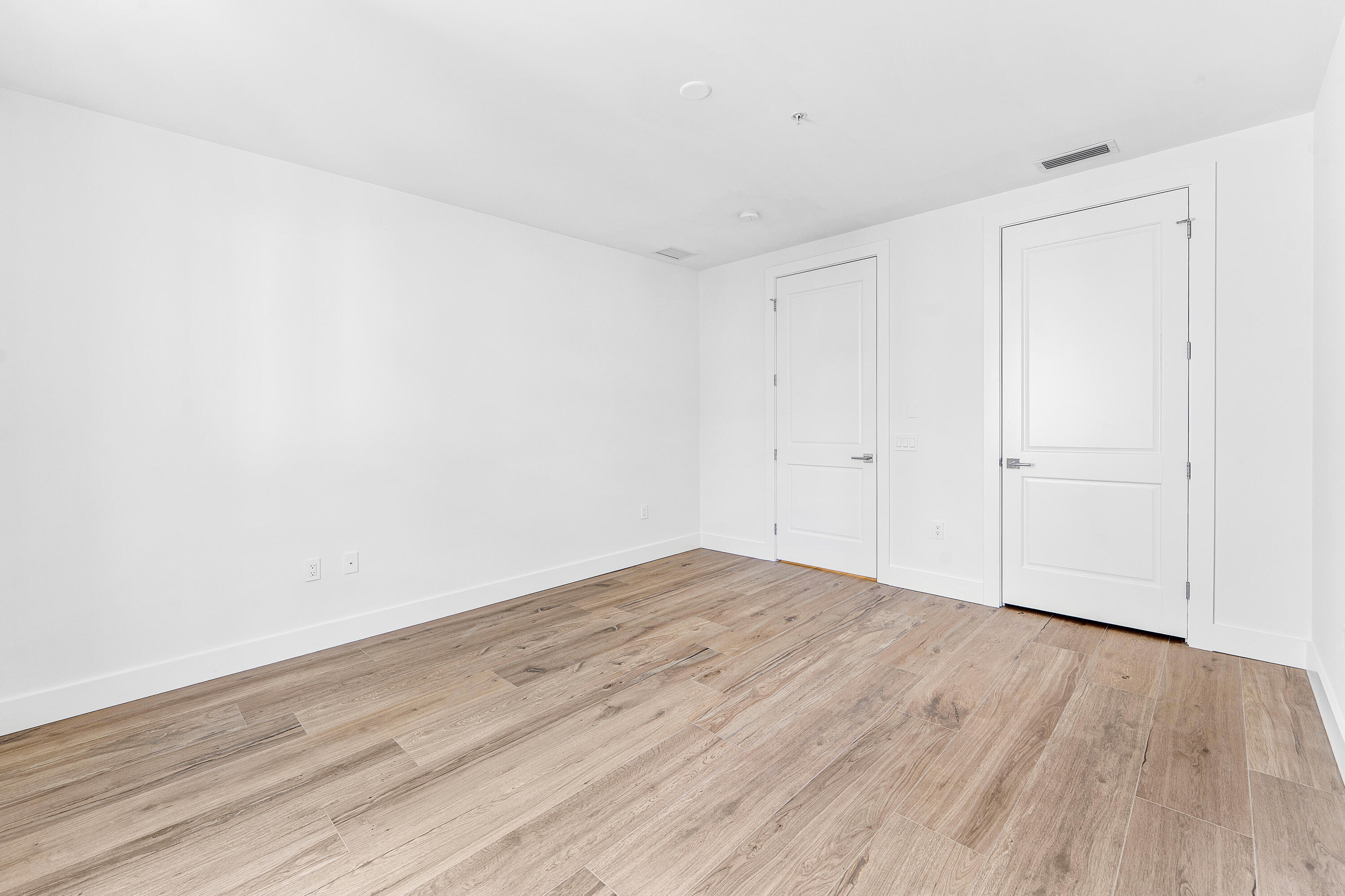 180 Lake Drive 2204