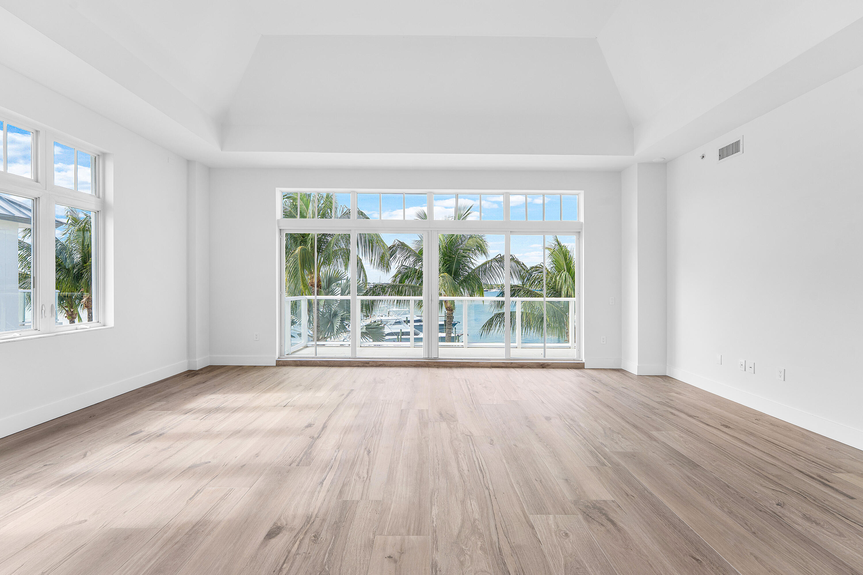 180 Lake Drive 2204