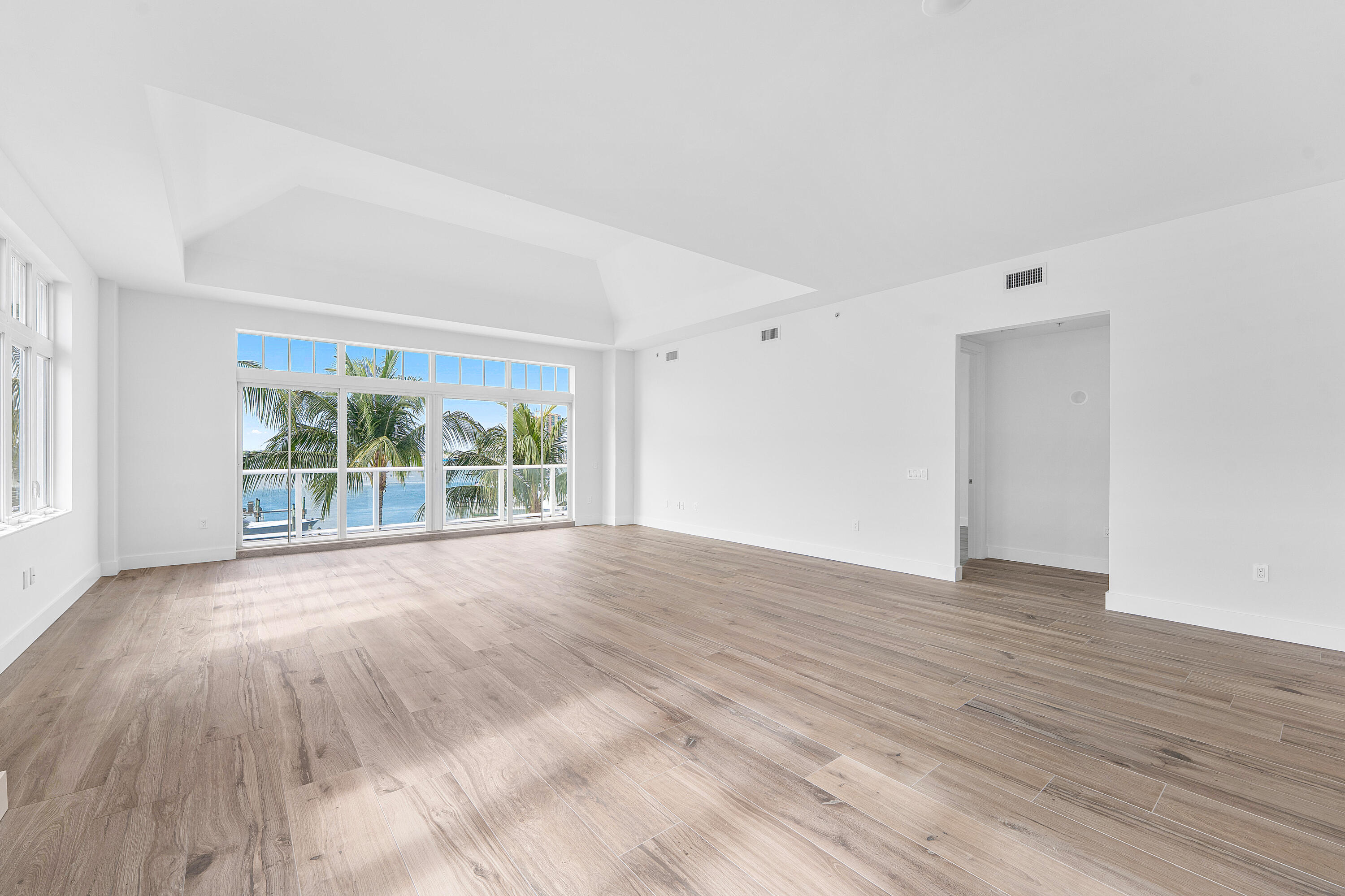 180 Lake Drive 2204