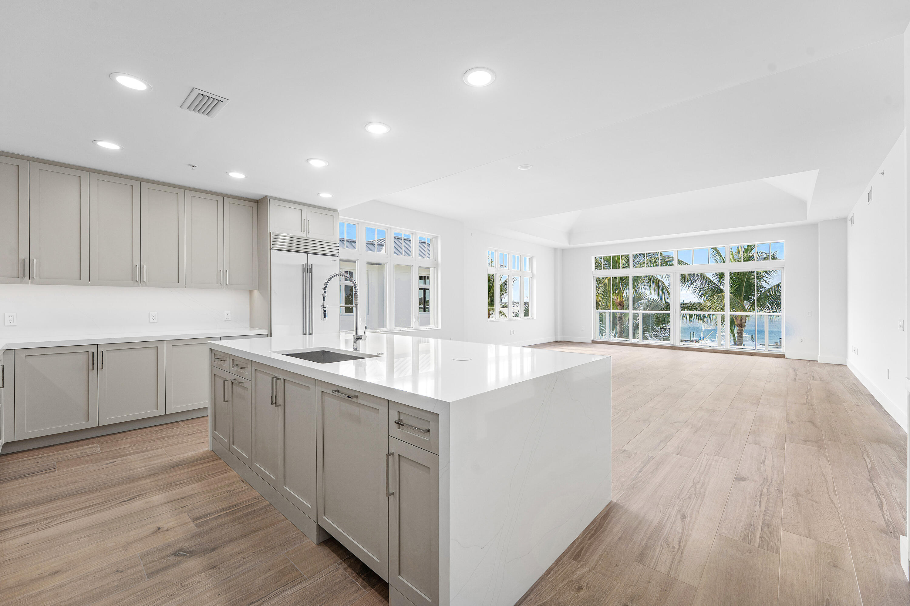 180 Lake Drive 2204