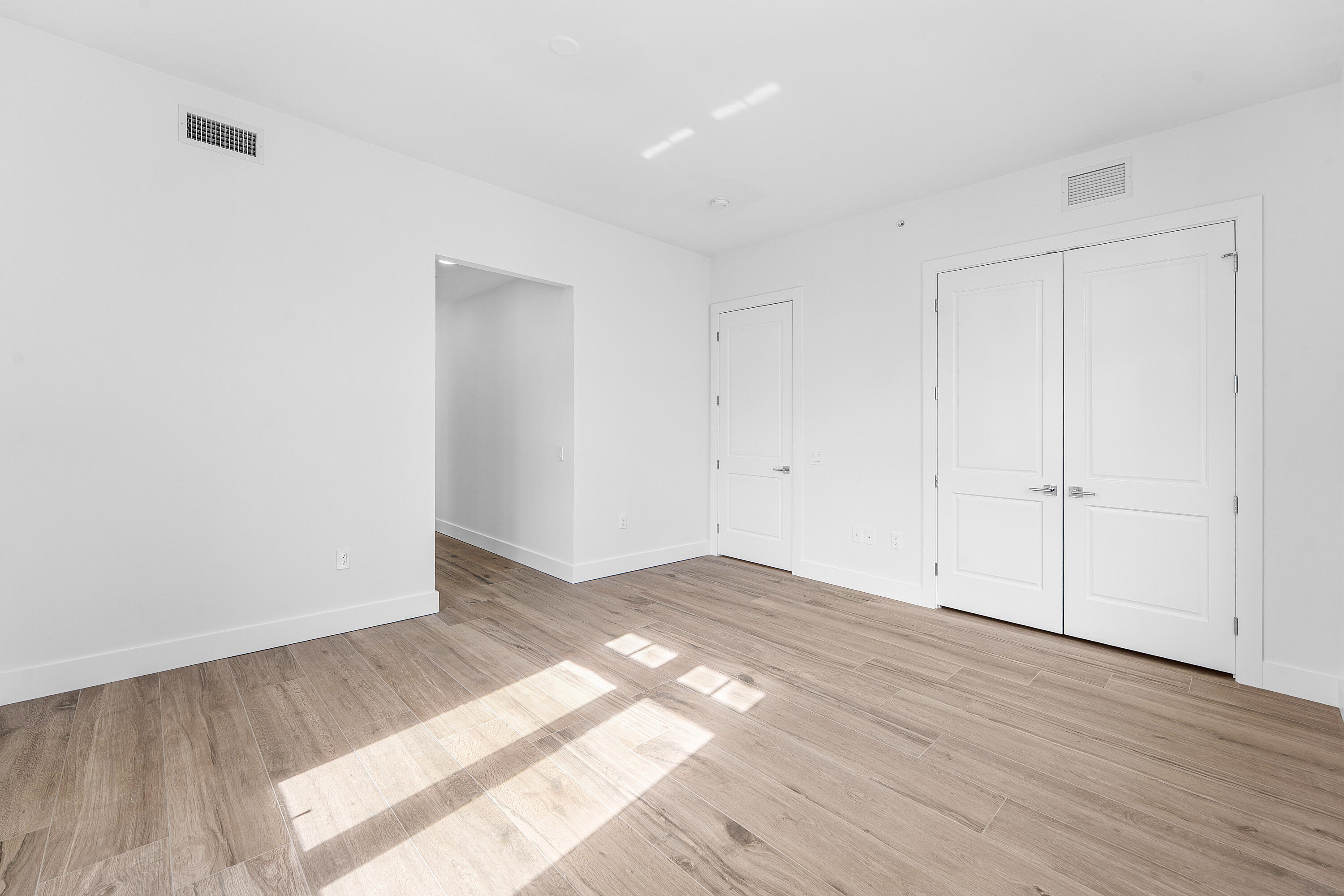 180 Lake Drive 2204
