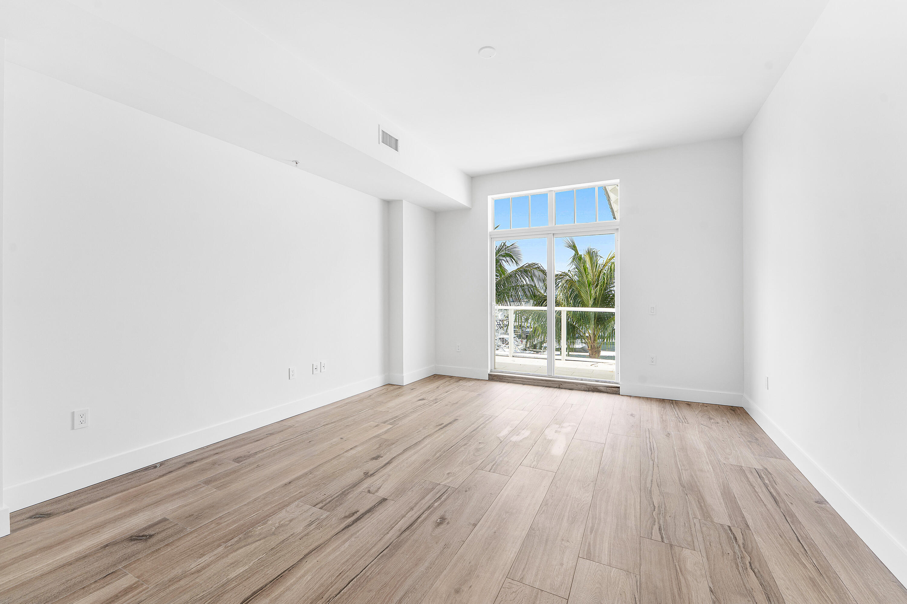 180 Lake Drive 2204