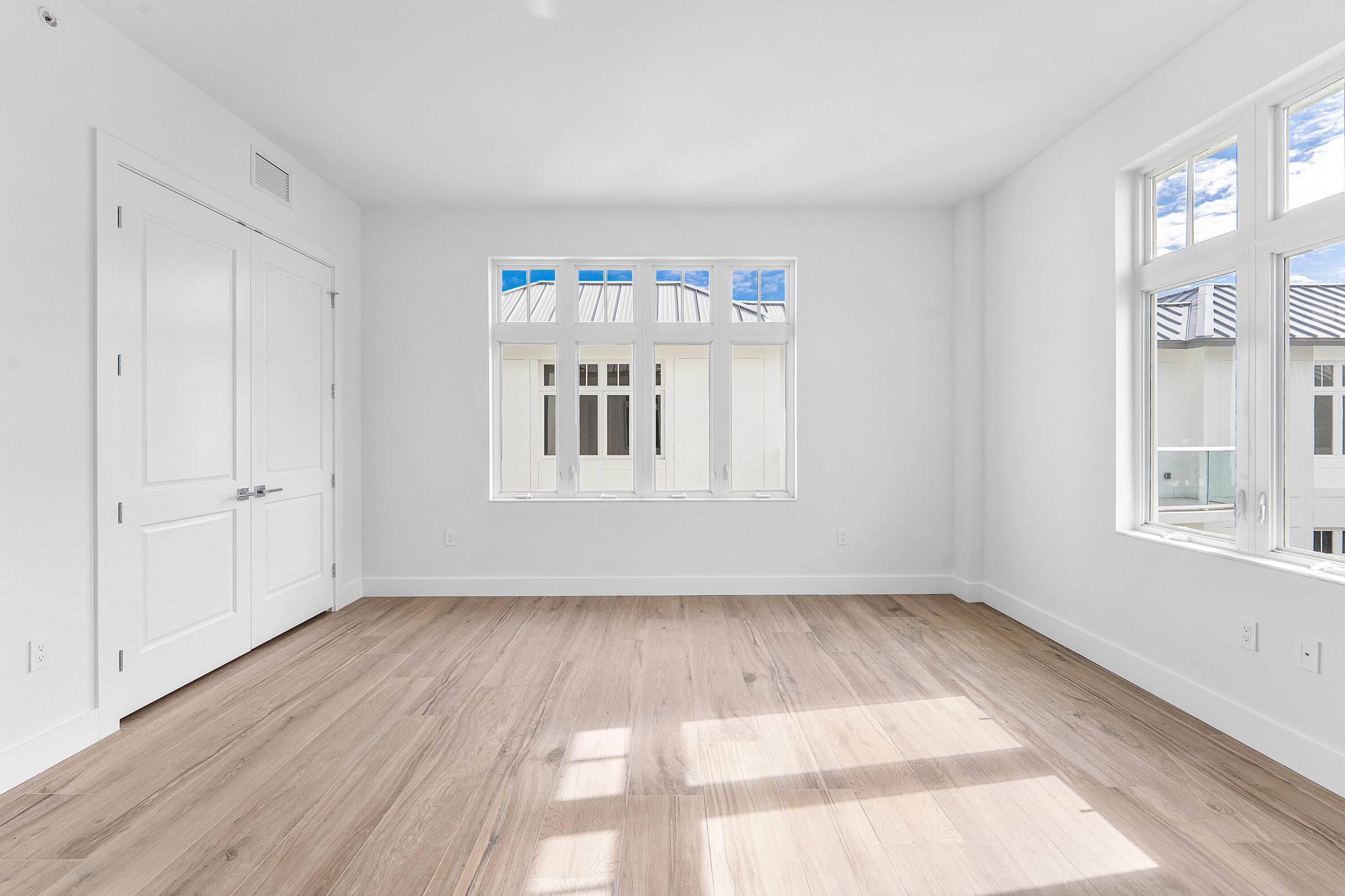 180 Lake Drive 2204