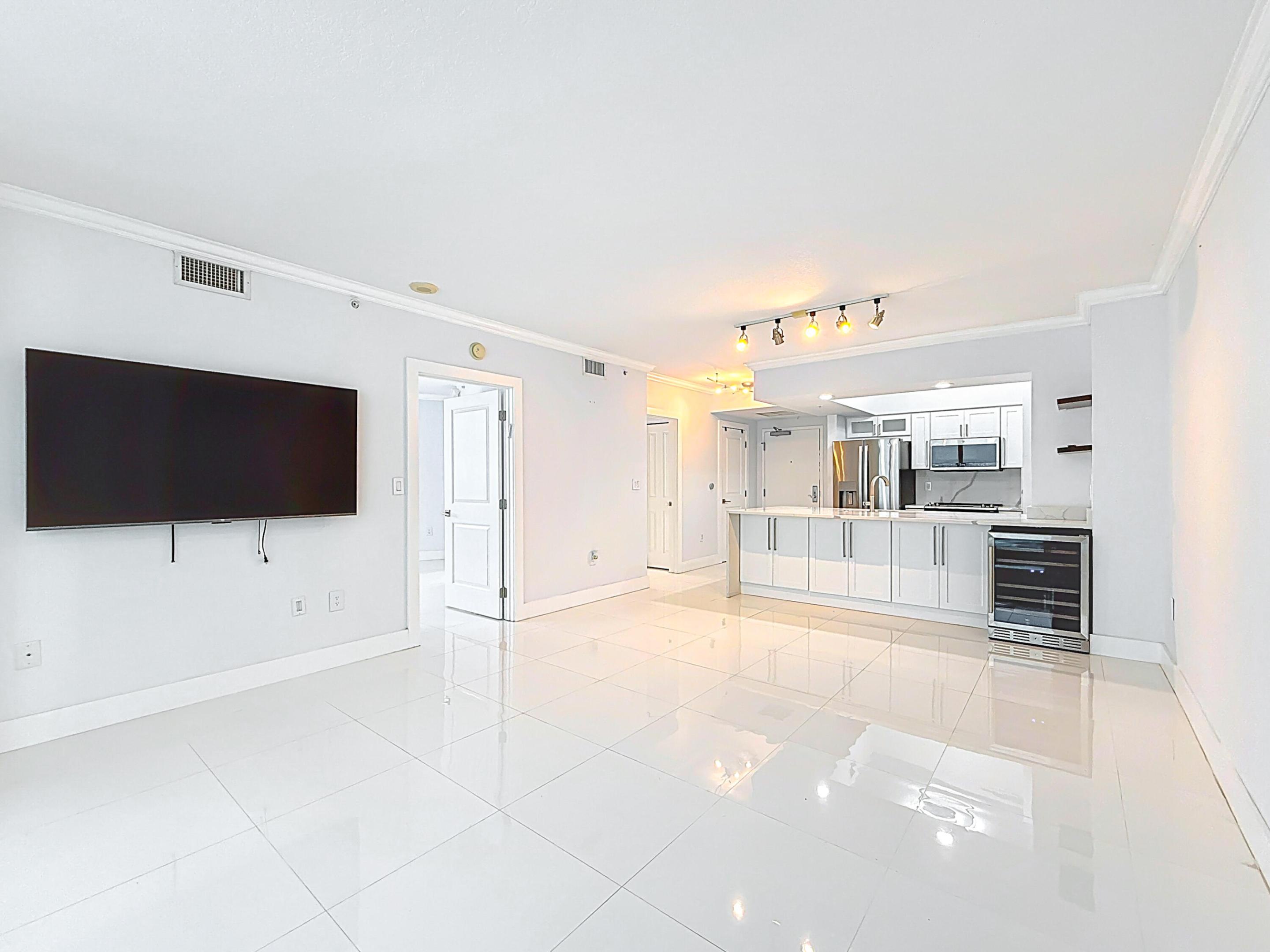 347 N New River Dr Drive E 706