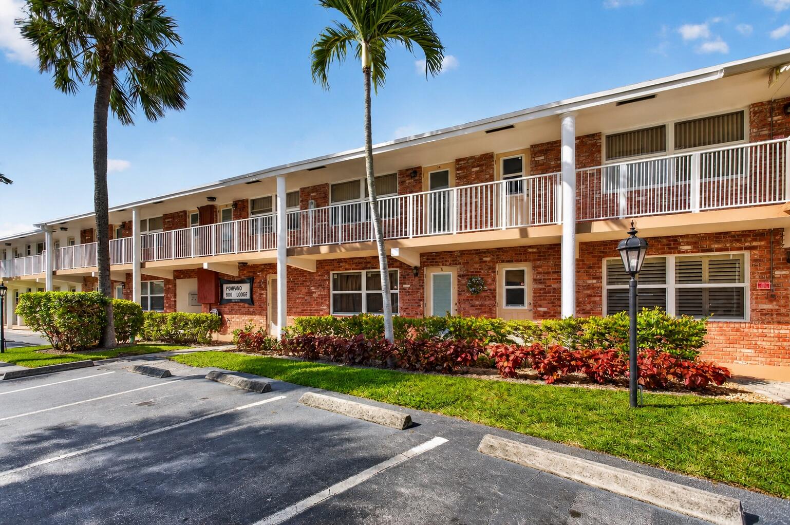 800 Pine Drive 13
