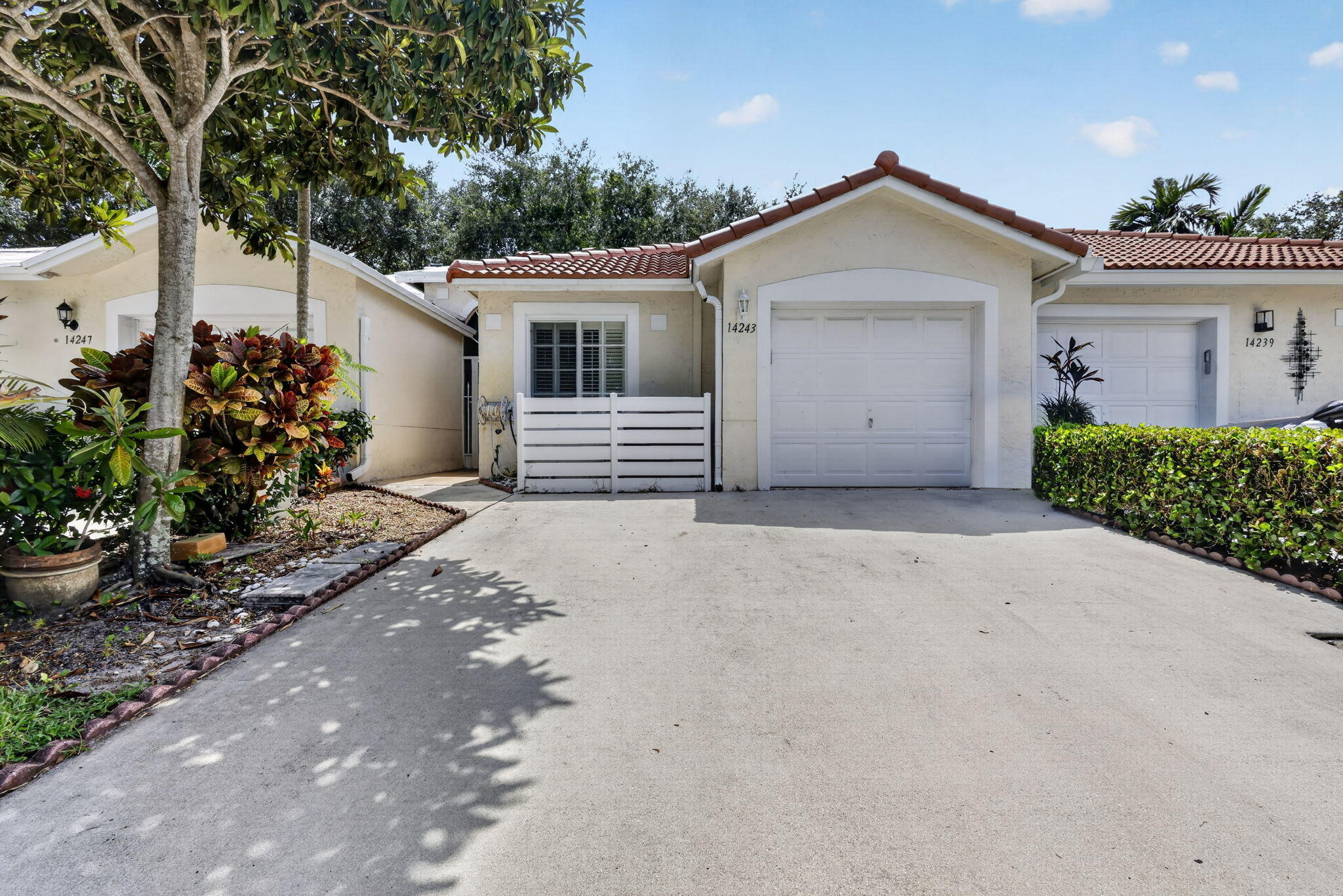 14243 W LA SEDONA
