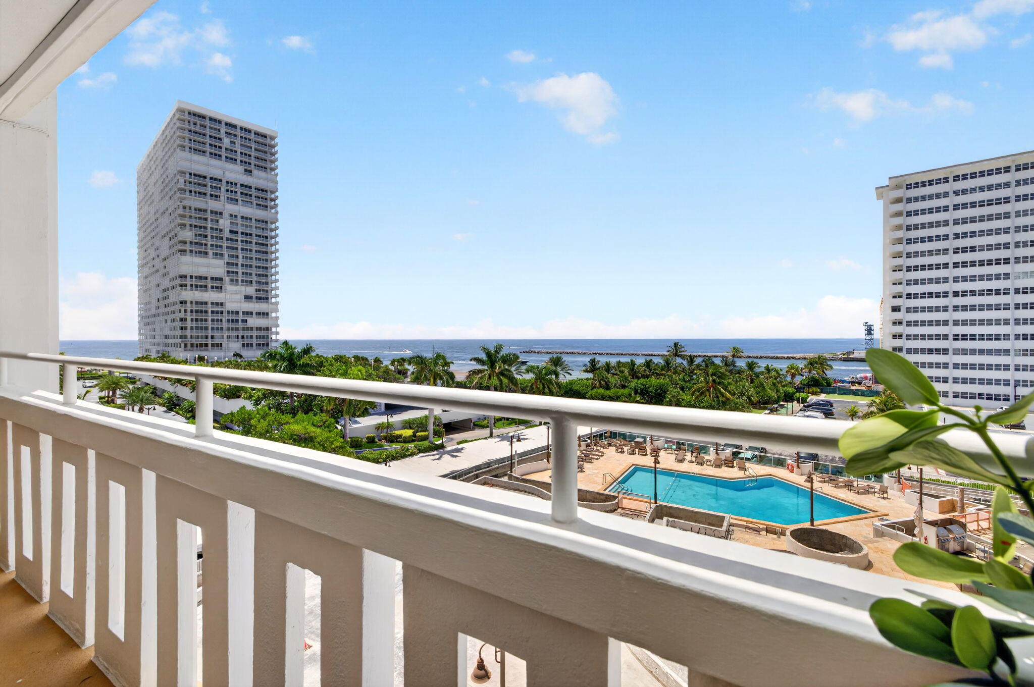2000 S OCEAN Drive 608