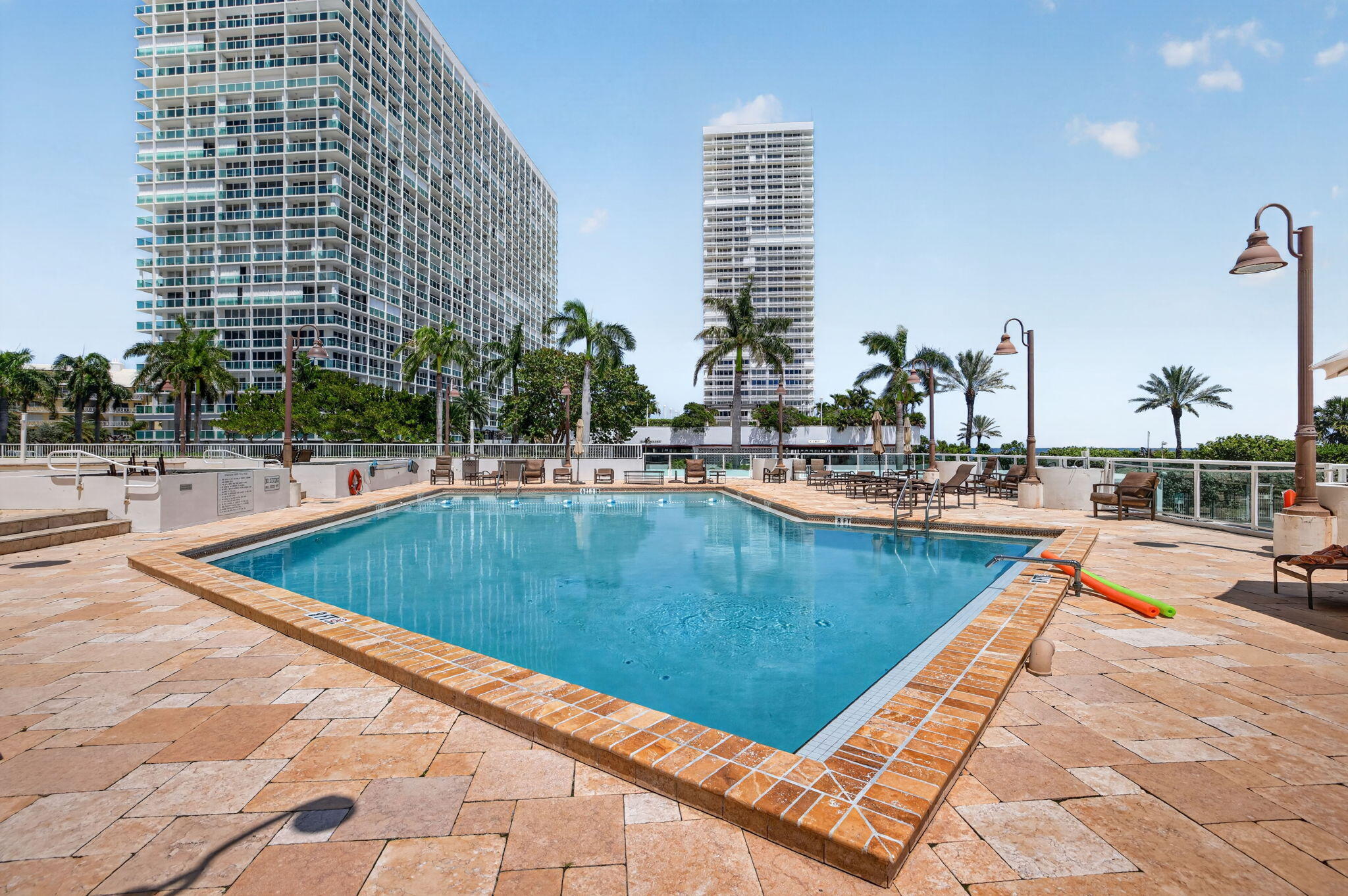 2000 S OCEAN Drive 608