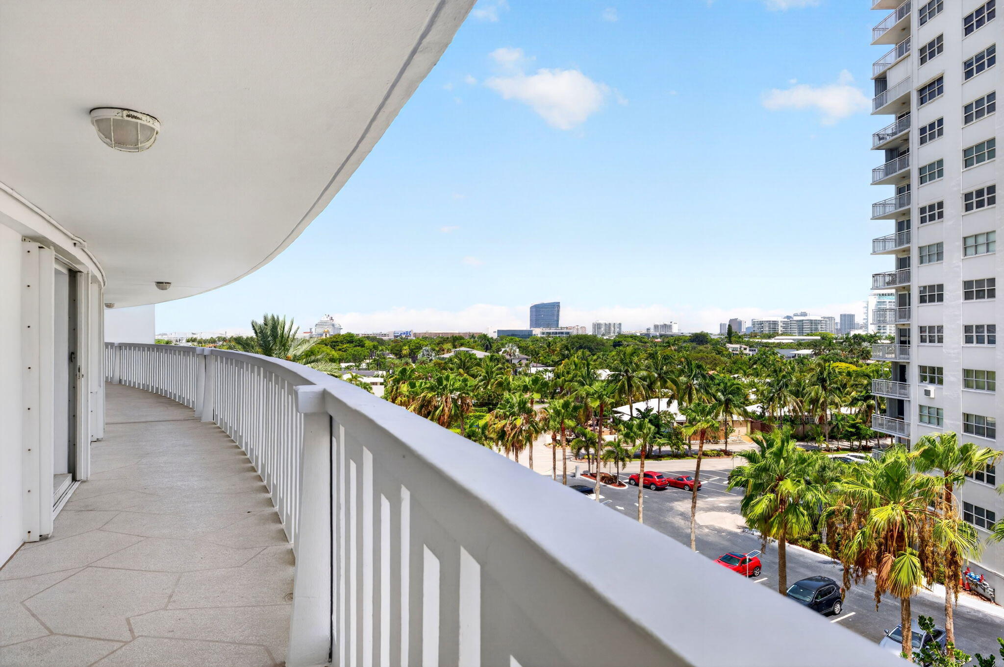 2000 S OCEAN Drive 608