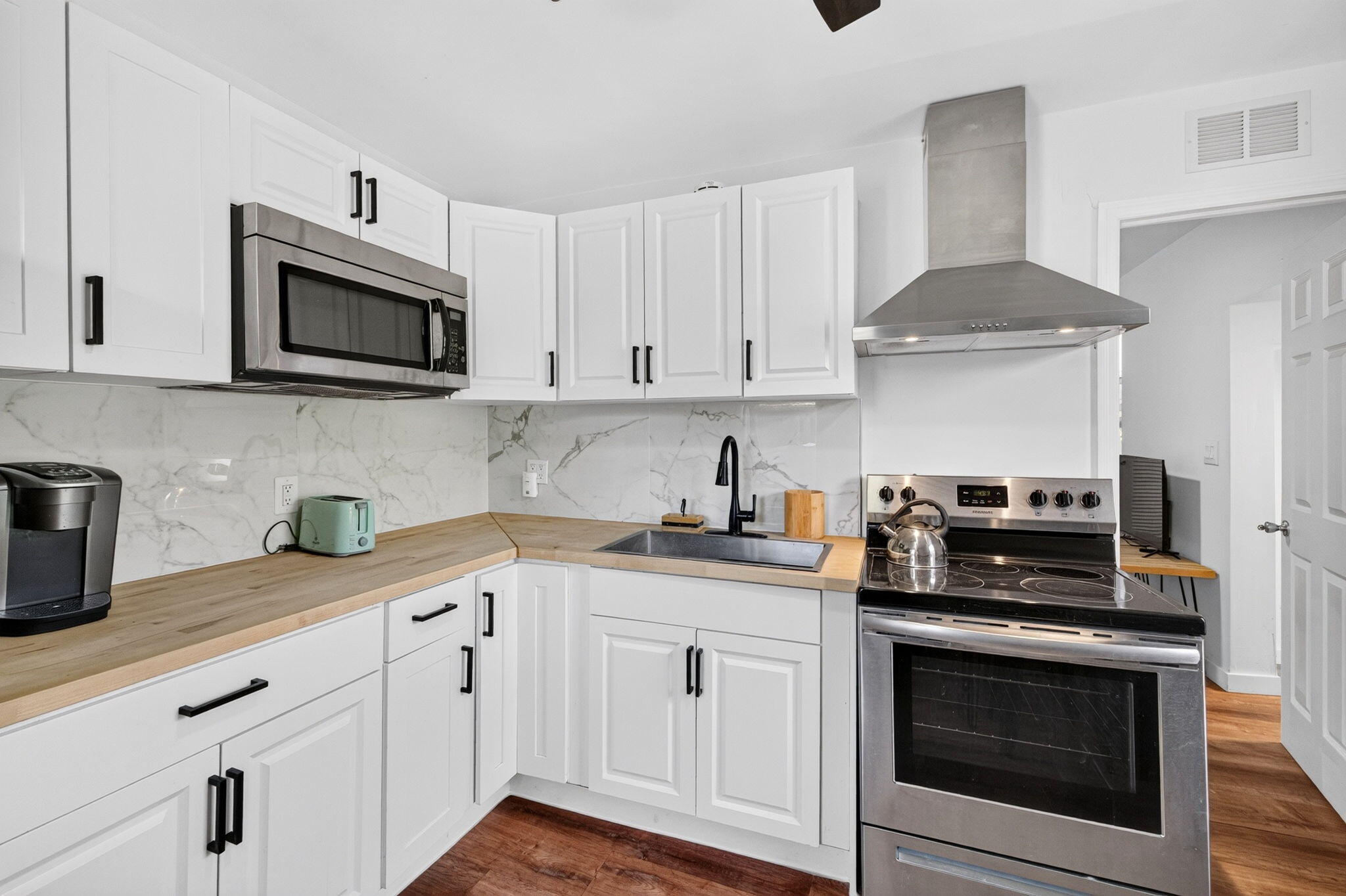 2702 NE 9TH Avenue 1/2