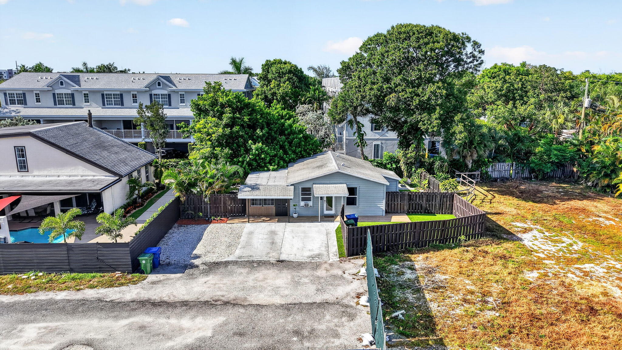 2702 NE 9TH Avenue 1/2