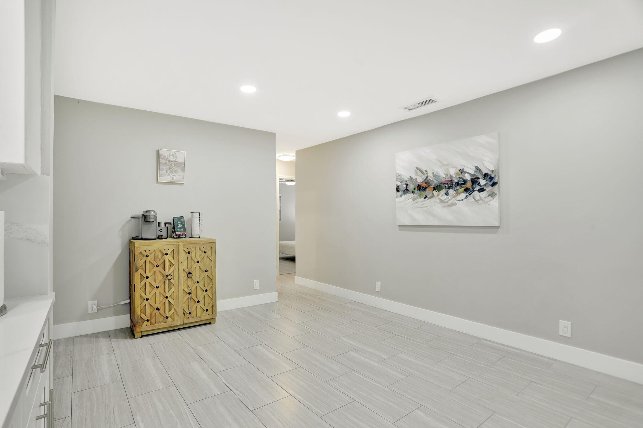 1035 NW 5TH Avenue