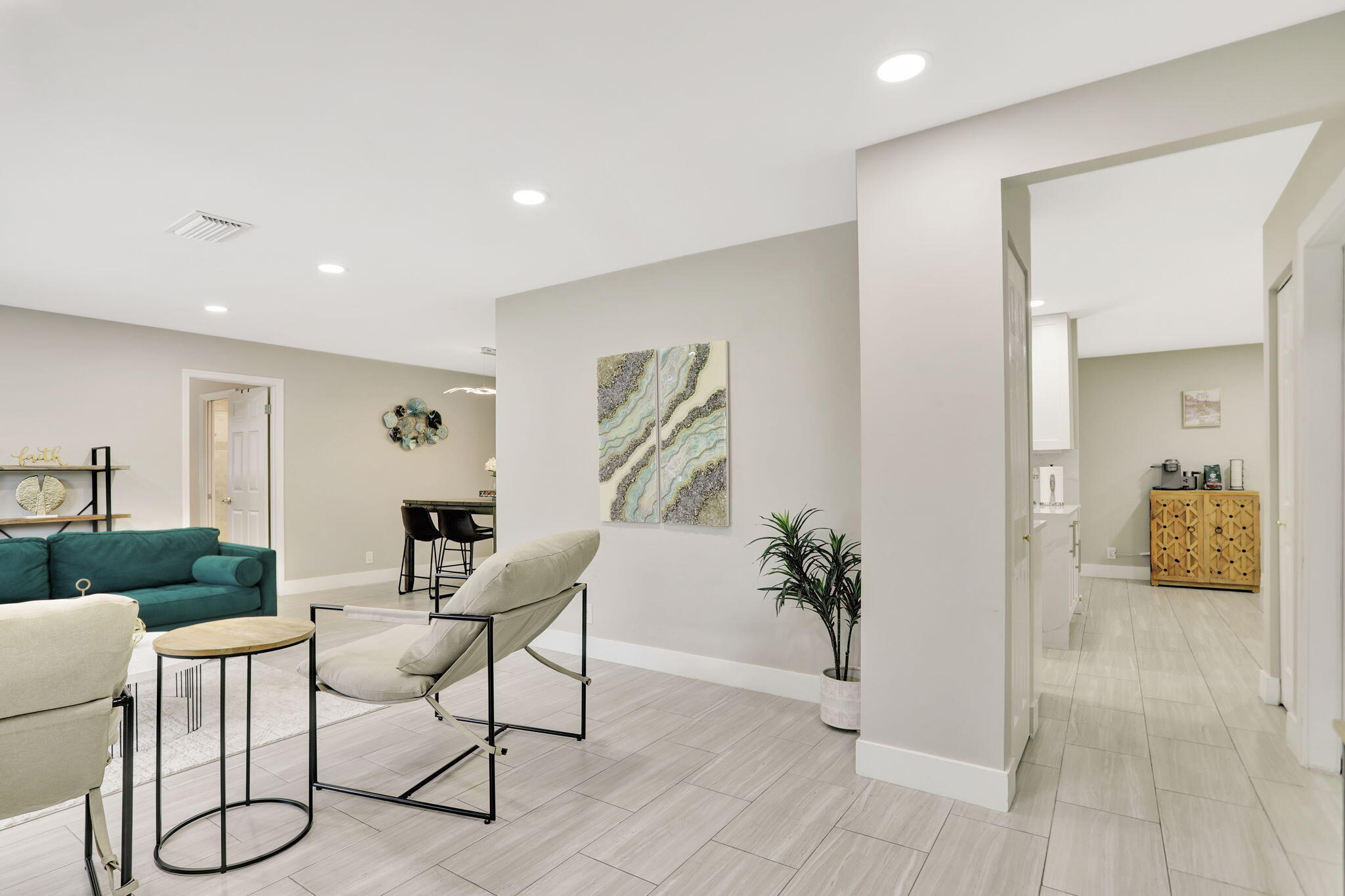 1035 NW 5TH Avenue