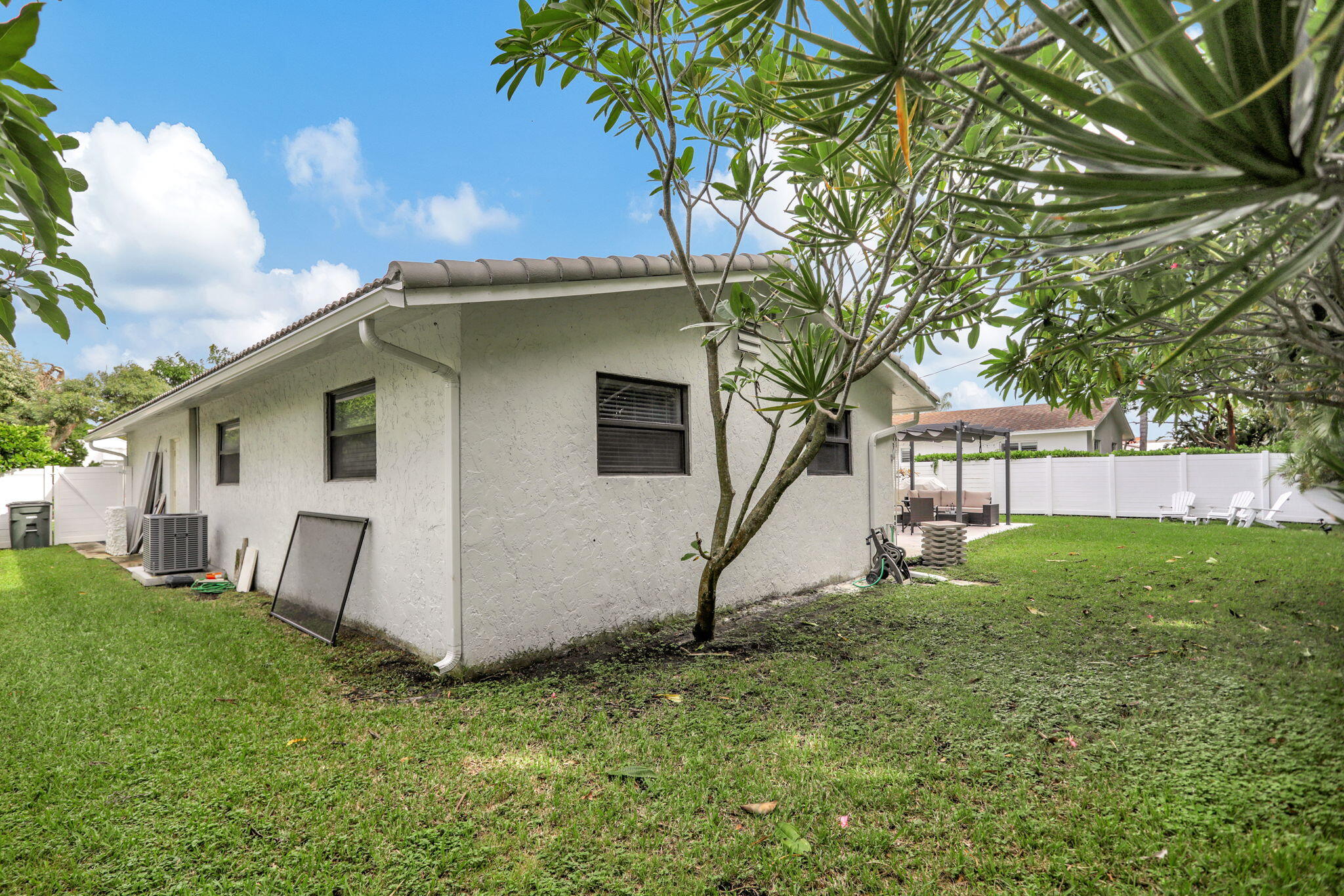 1035 NW 5TH Avenue