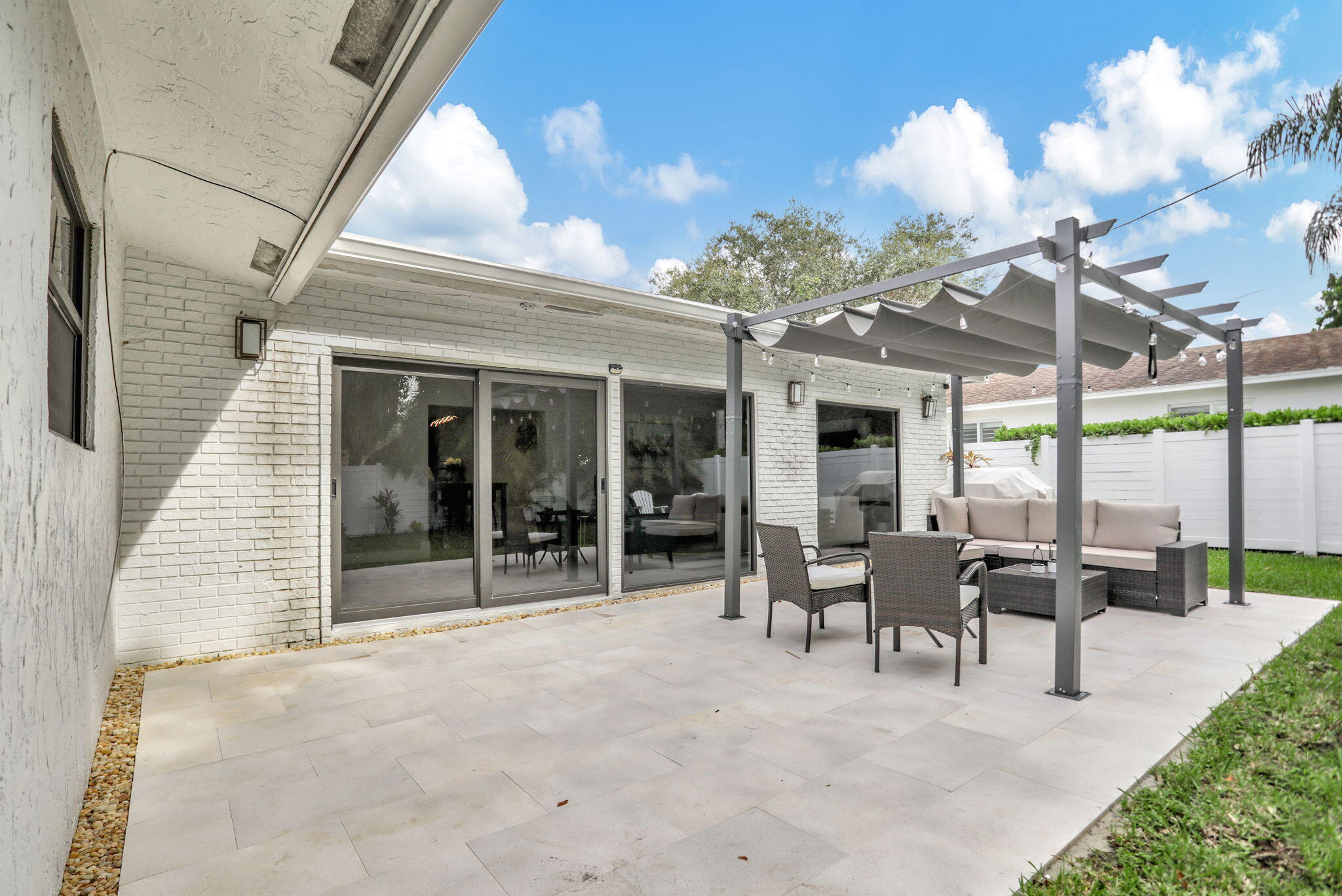 1035 NW 5TH Avenue