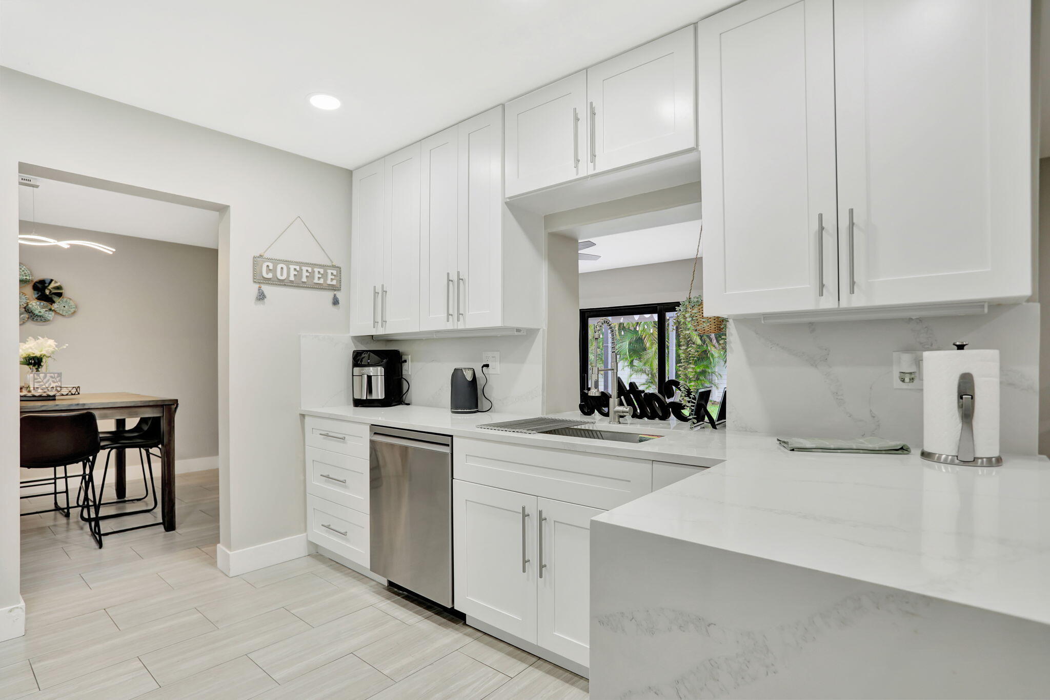 1035 NW 5TH Avenue