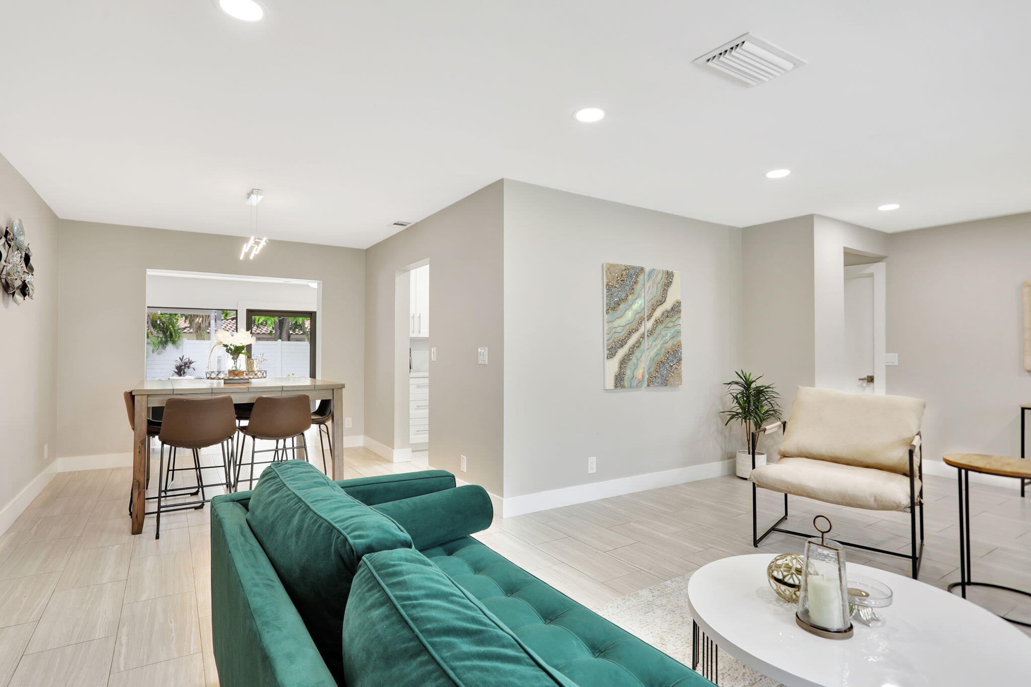 1035 NW 5TH Avenue