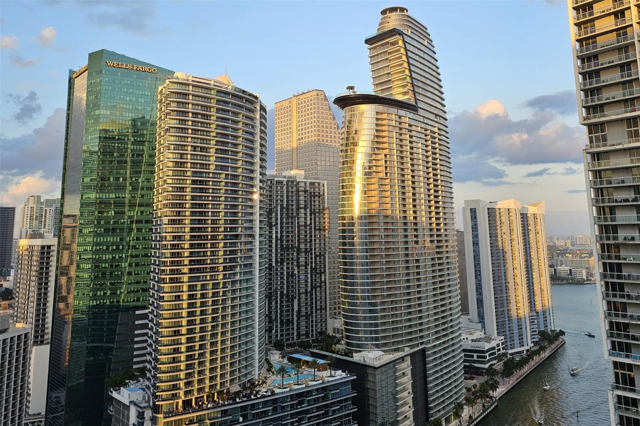 500 Brickell Avenue 3705