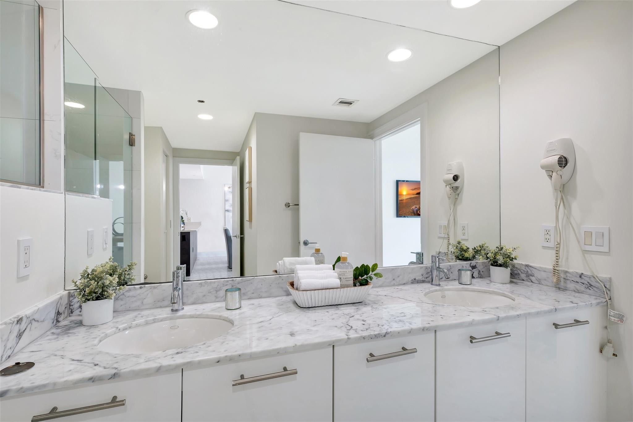 500 Brickell Avenue 3705