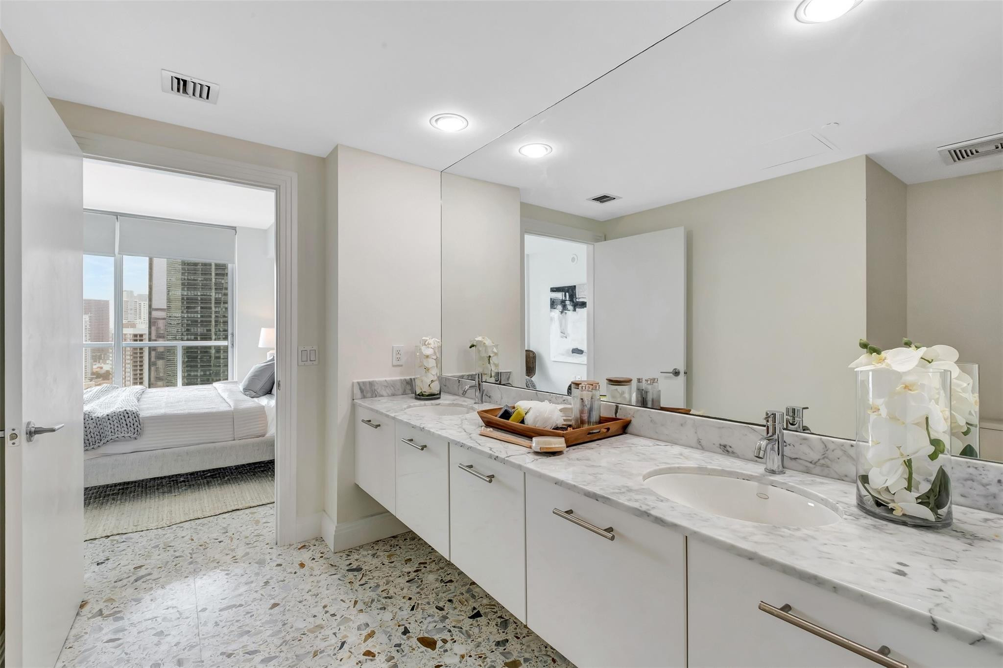 500 Brickell Avenue 3705