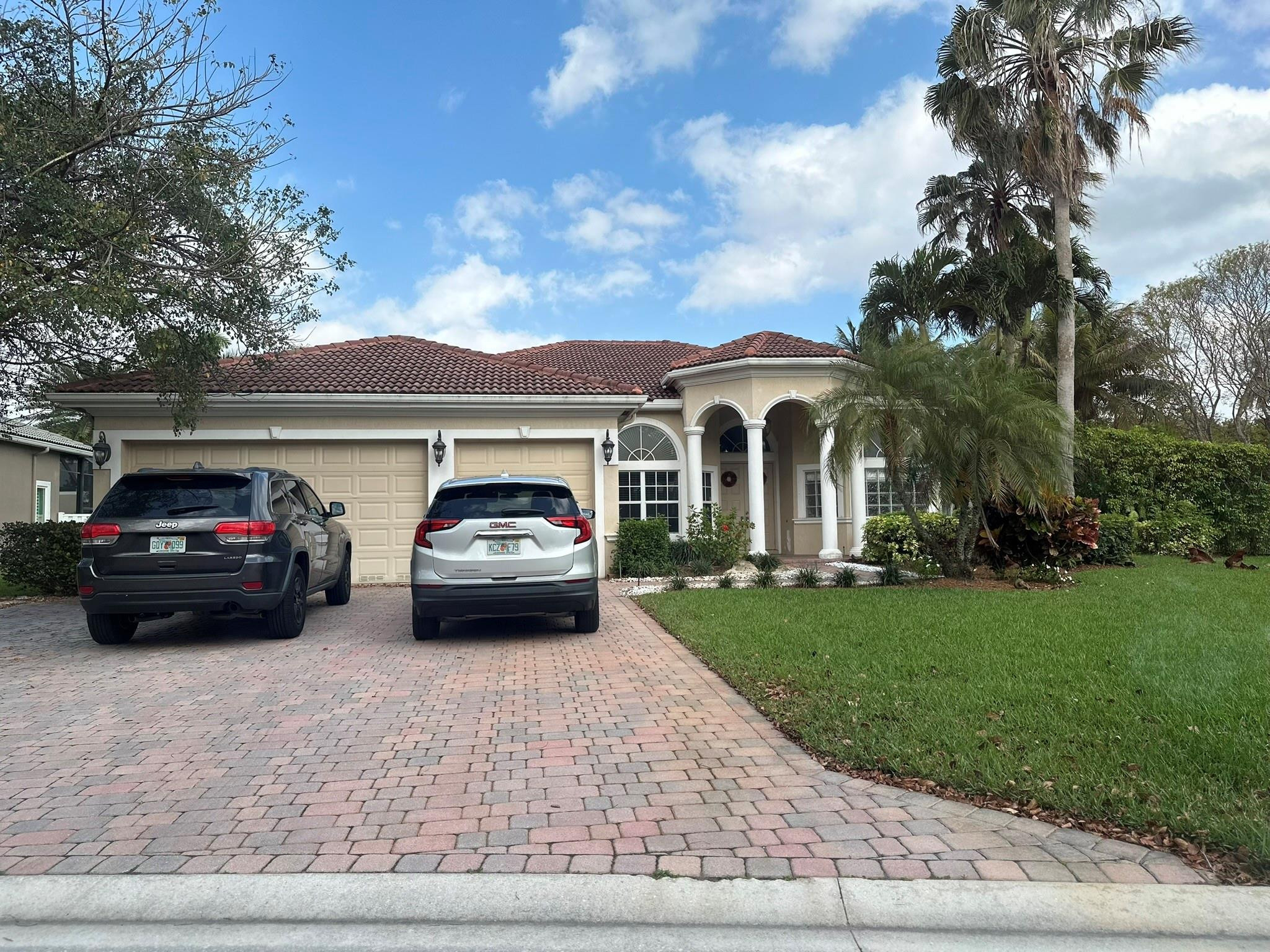 903 NW 118th Way