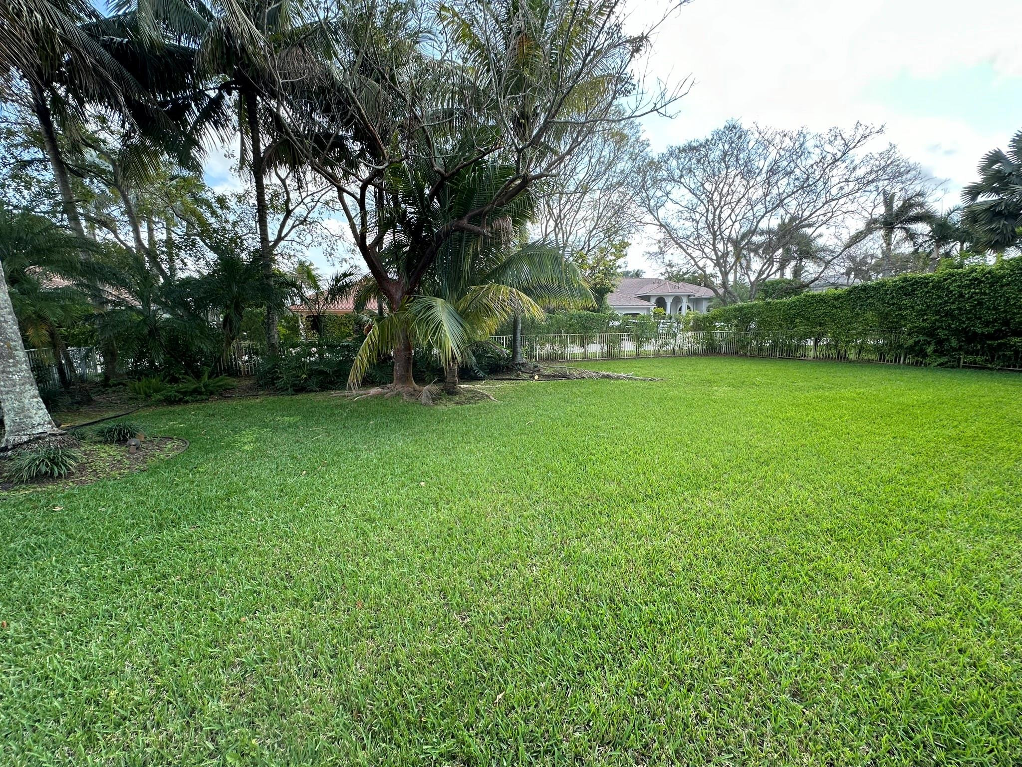 903 NW 118th Way