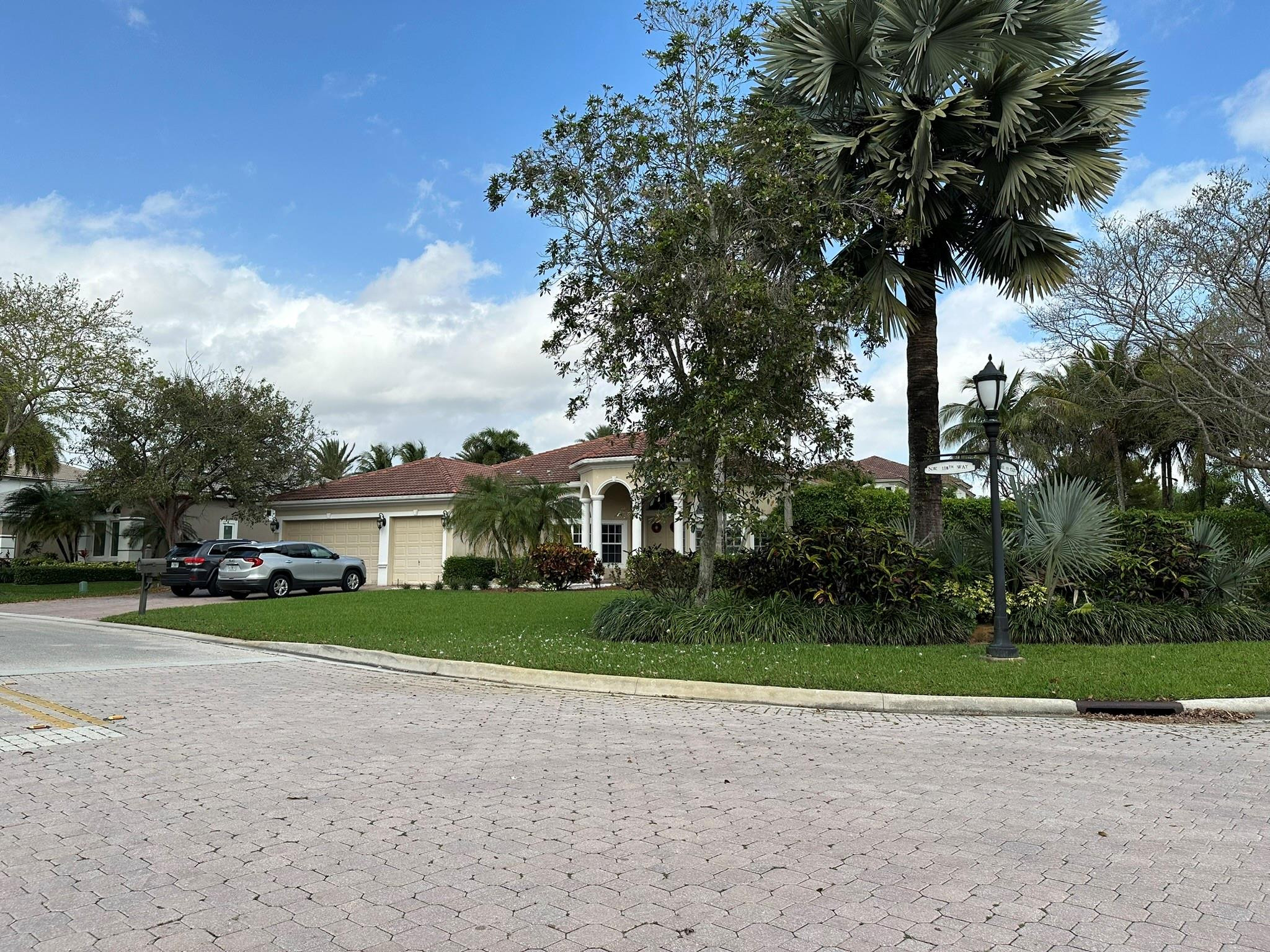 903 NW 118th Way