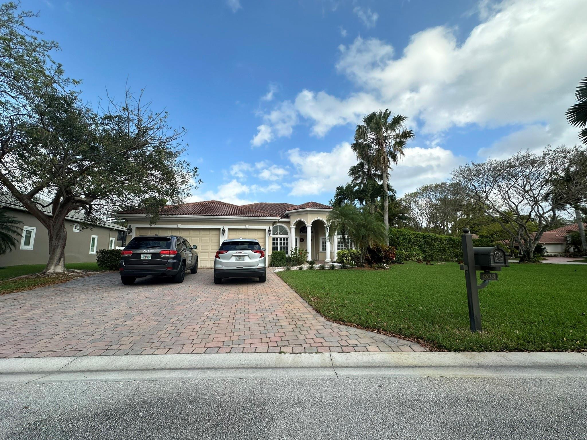 903 NW 118th Way