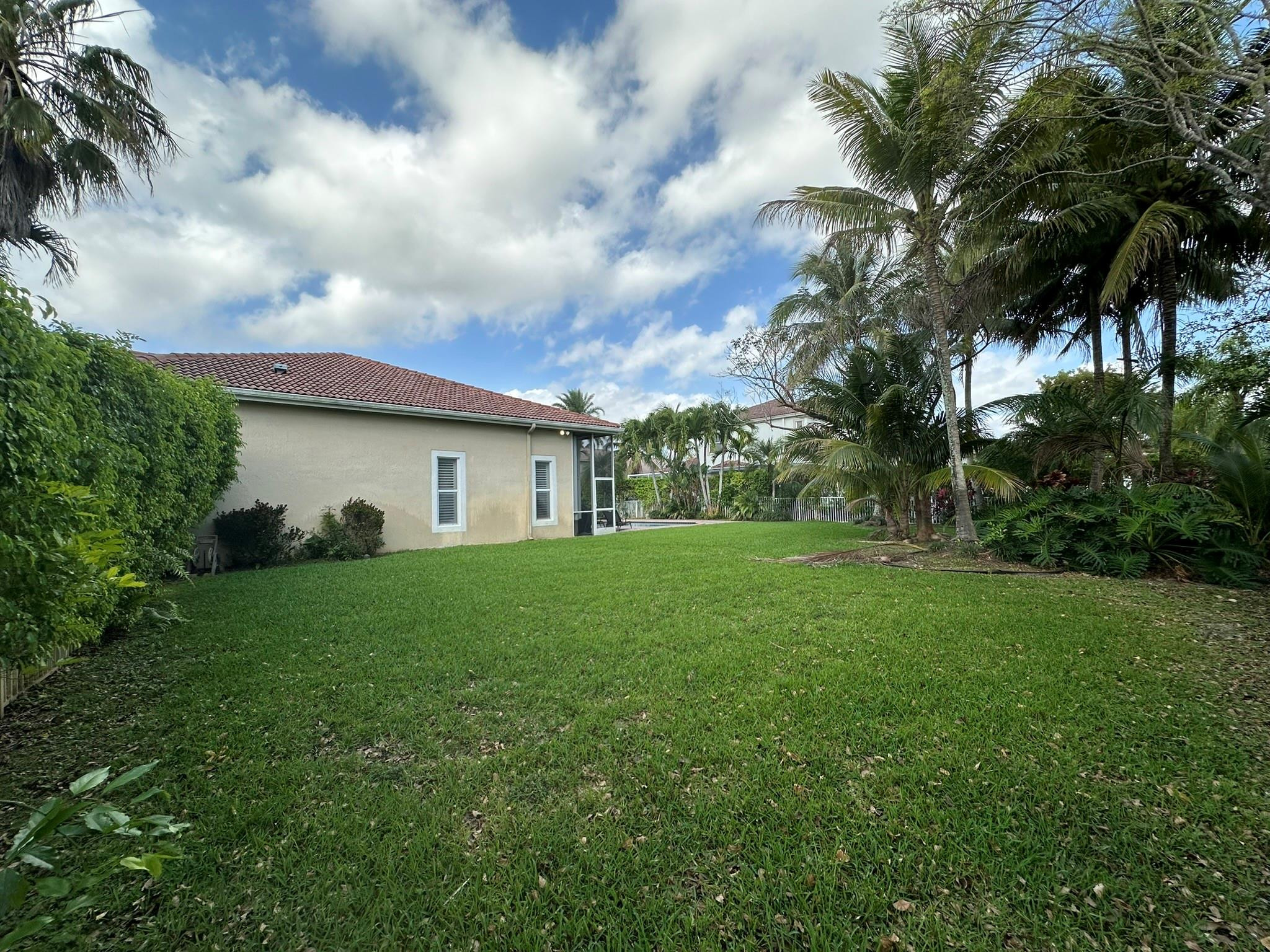 903 NW 118th Way