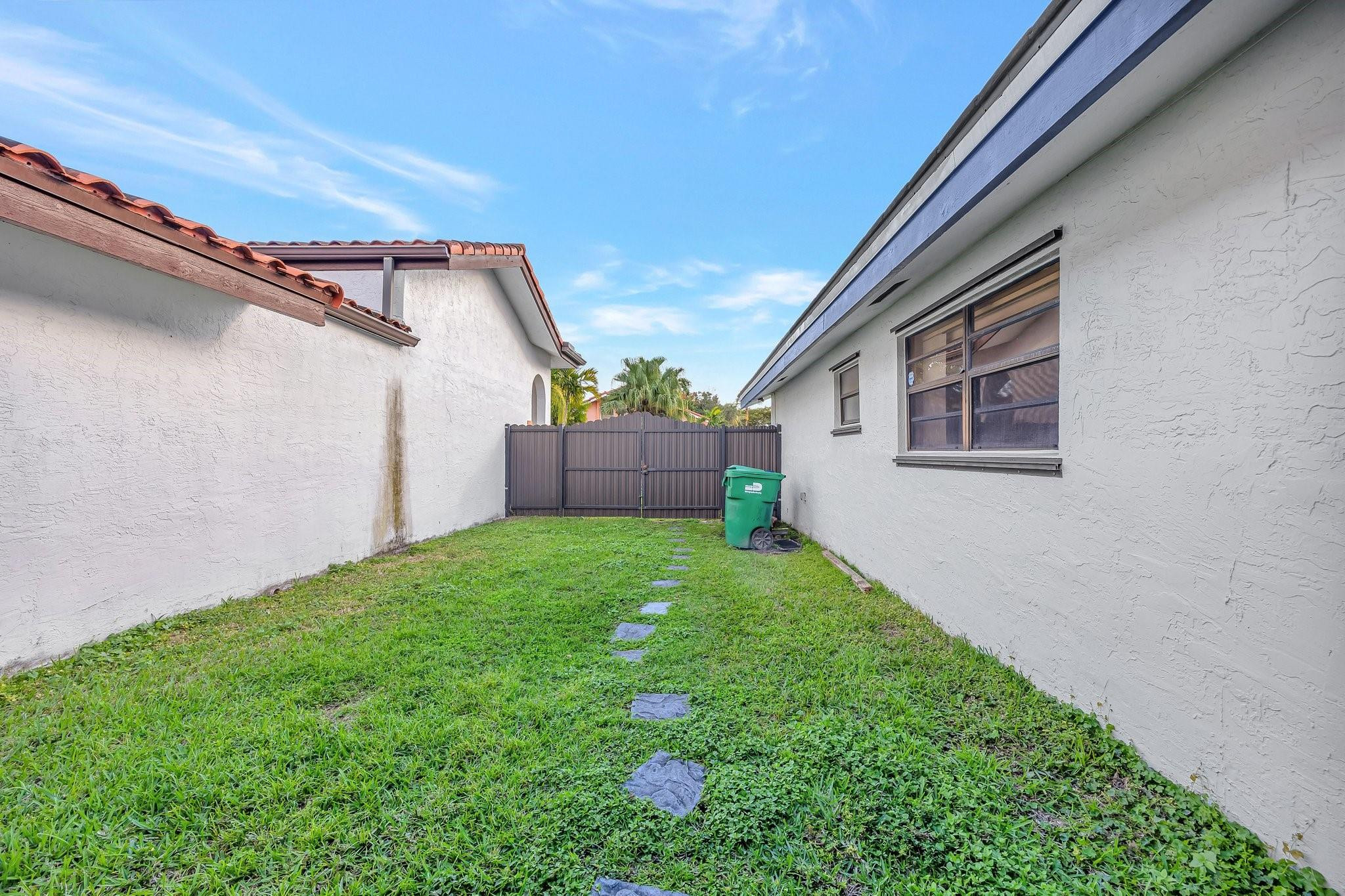 13585 SW 99th Terrace