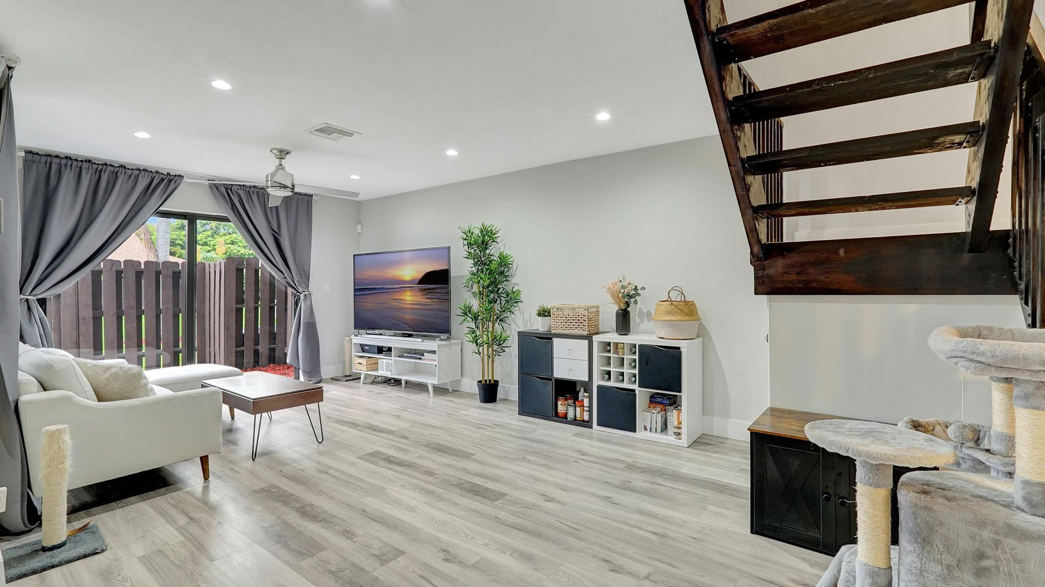220 SW 96th Terrace
